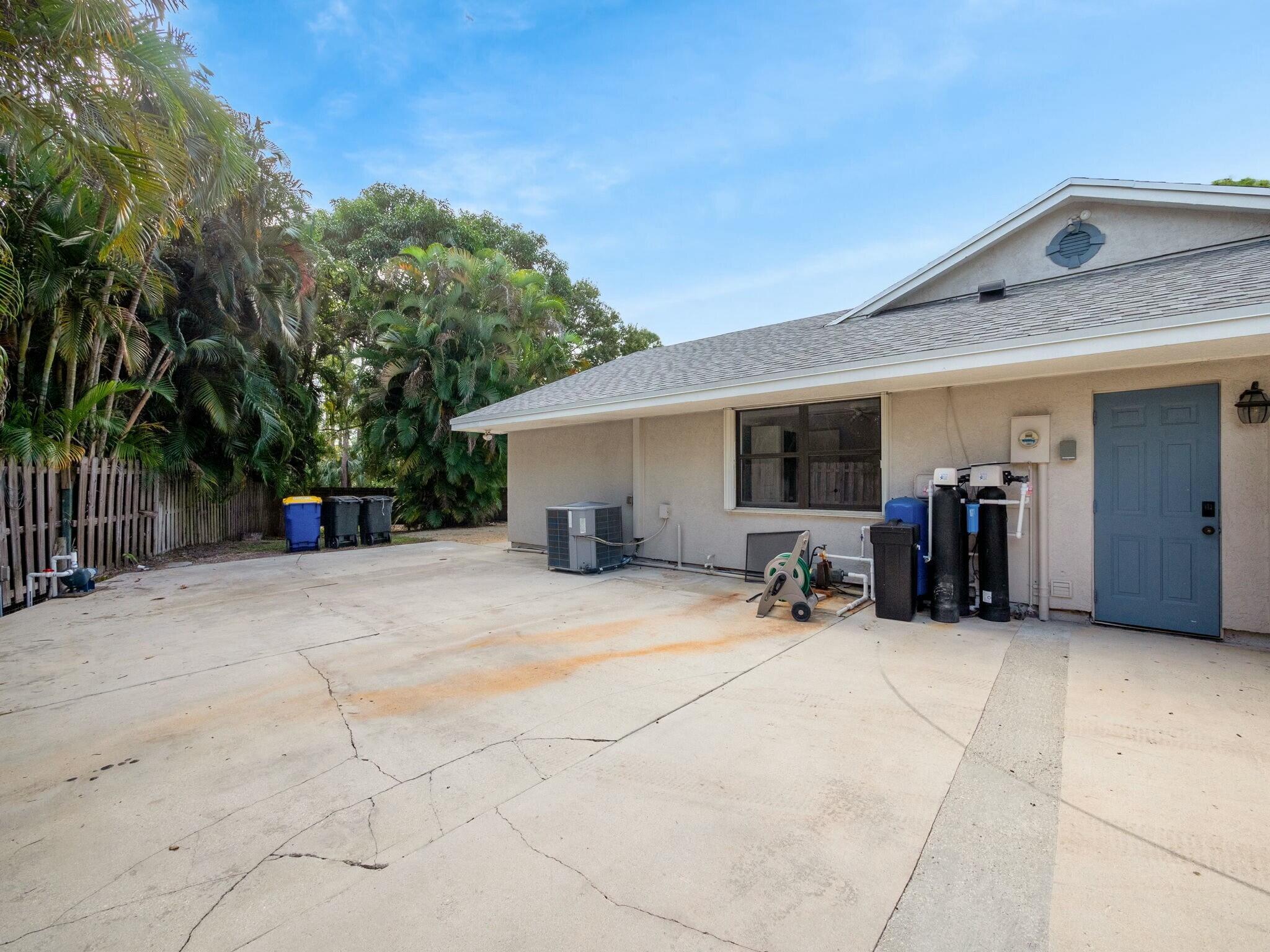 1600 SW Belgrave Terrace