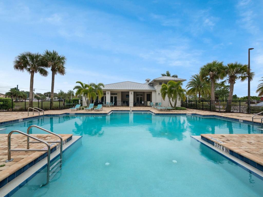 4853 SW Millbrook Lane