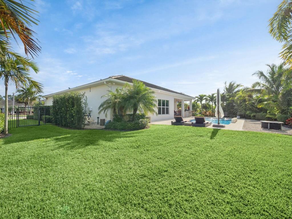 4853 SW Millbrook Lane