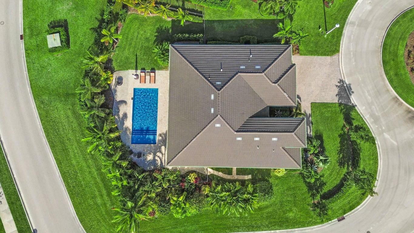 4853 SW Millbrook Lane