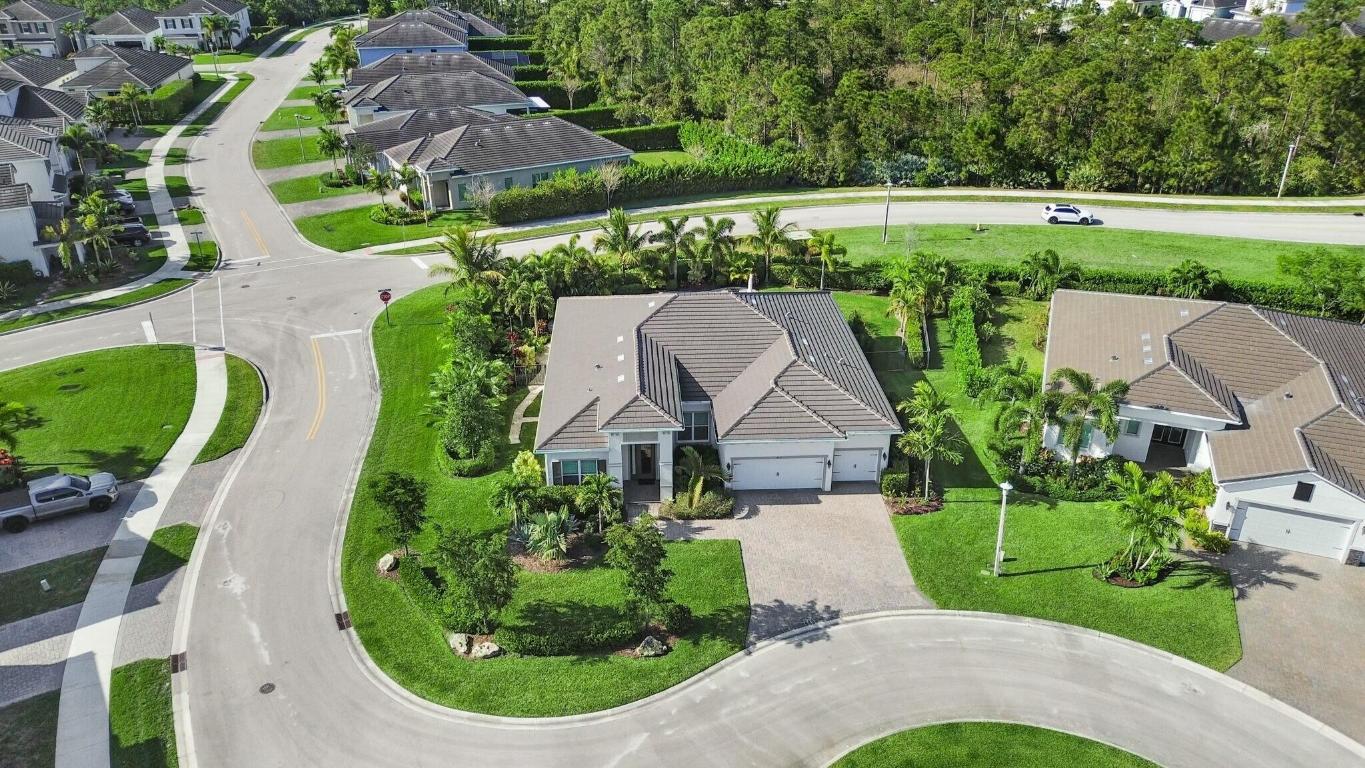 4853 SW Millbrook Lane