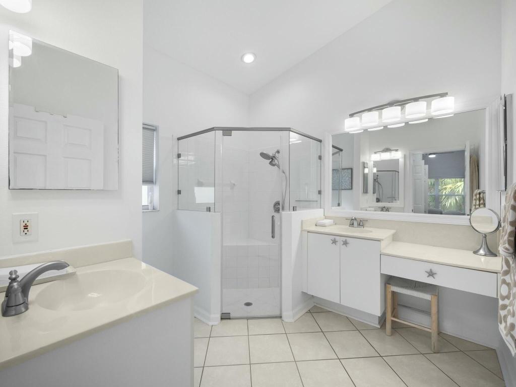 392 NW Granville Street