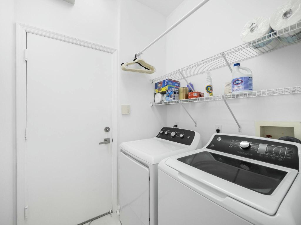 392 NW Granville Street