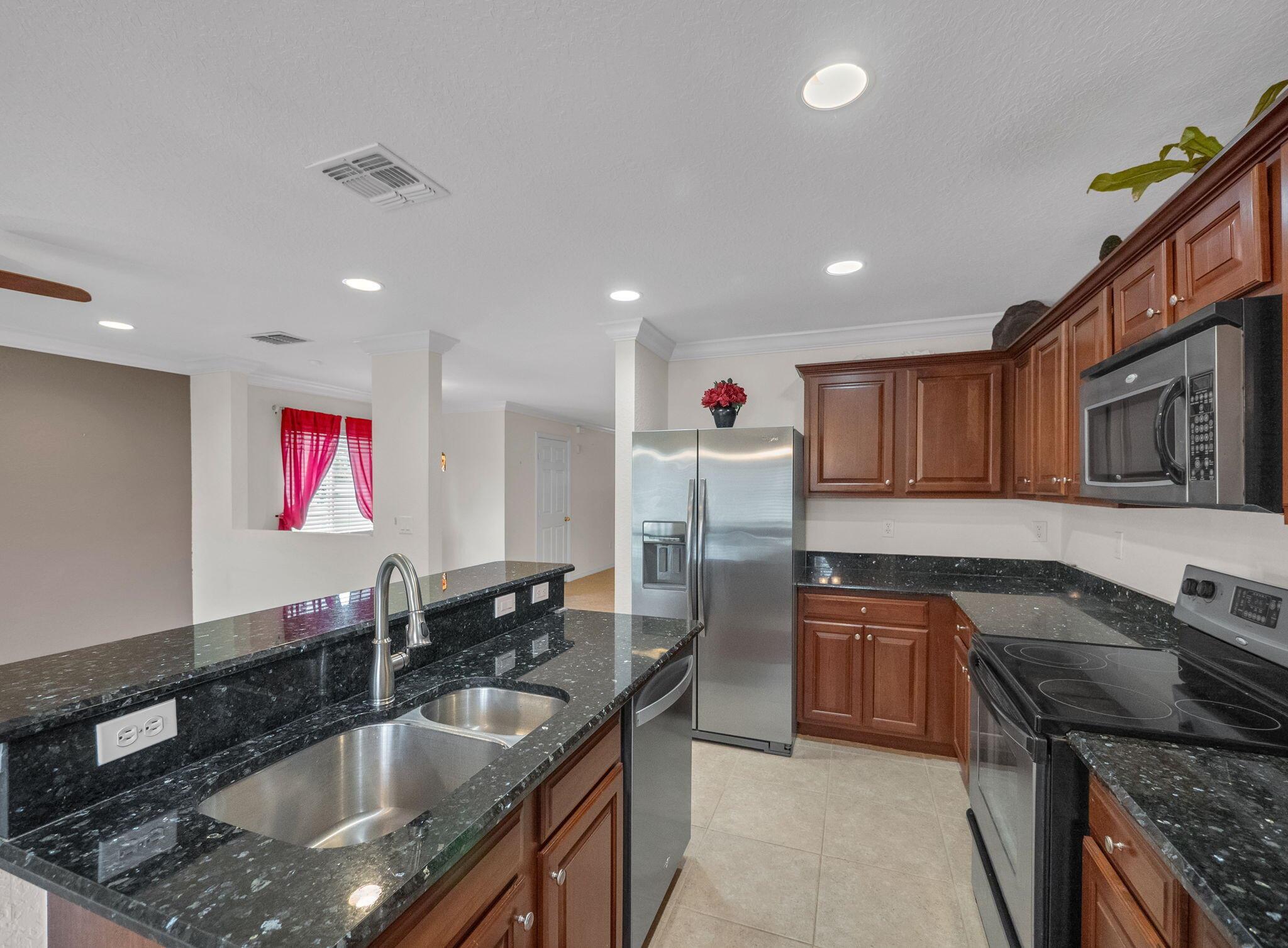 2185 SW Rockport Road