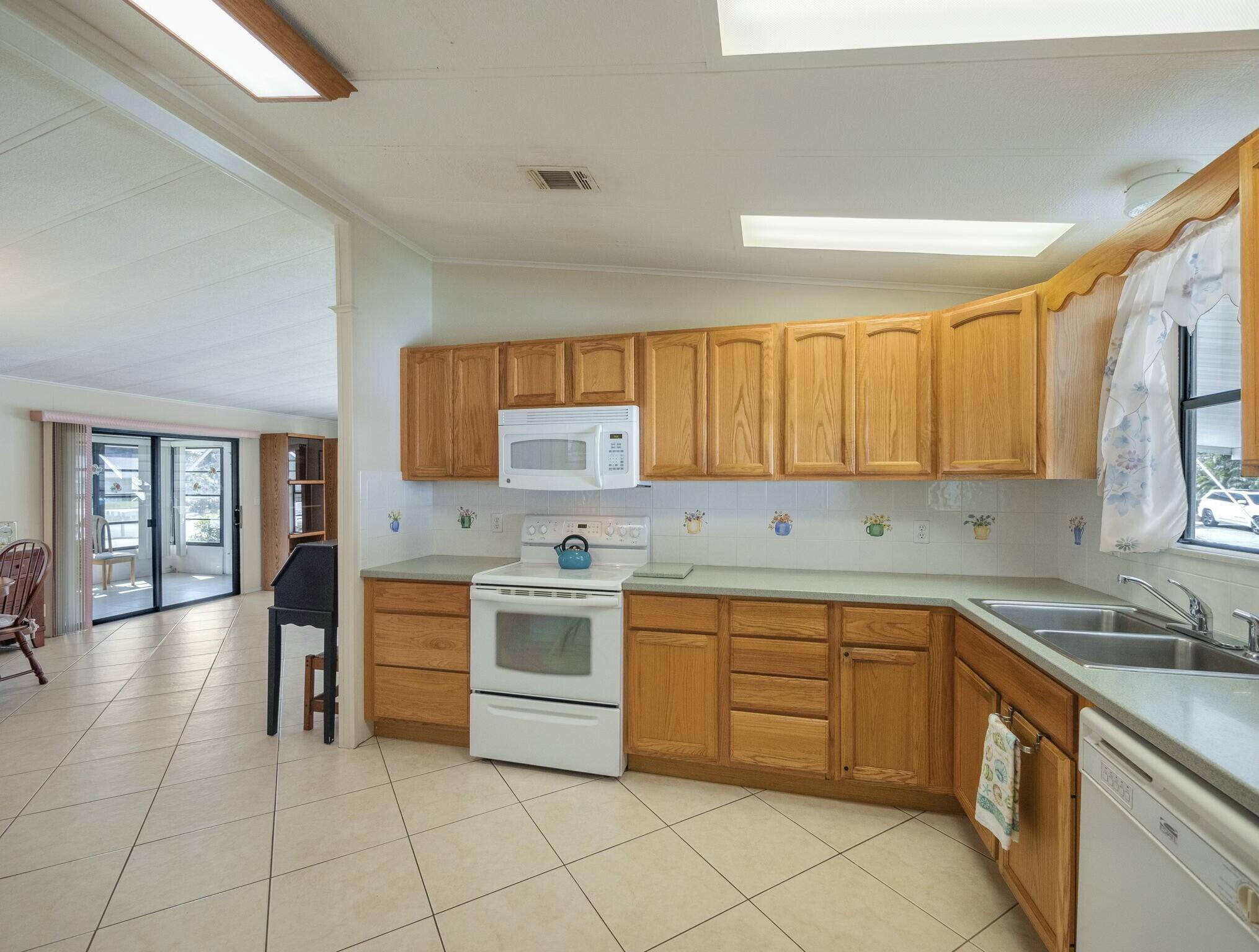 2661 SW Toronado Trail
