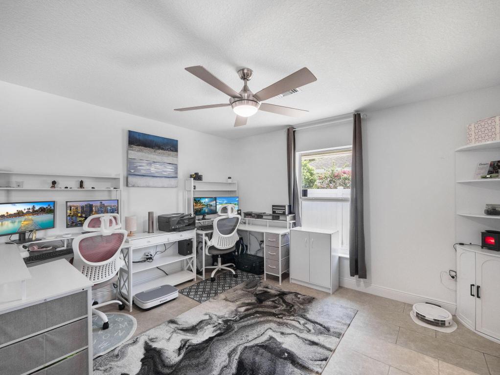 4201 SW Yalta Street