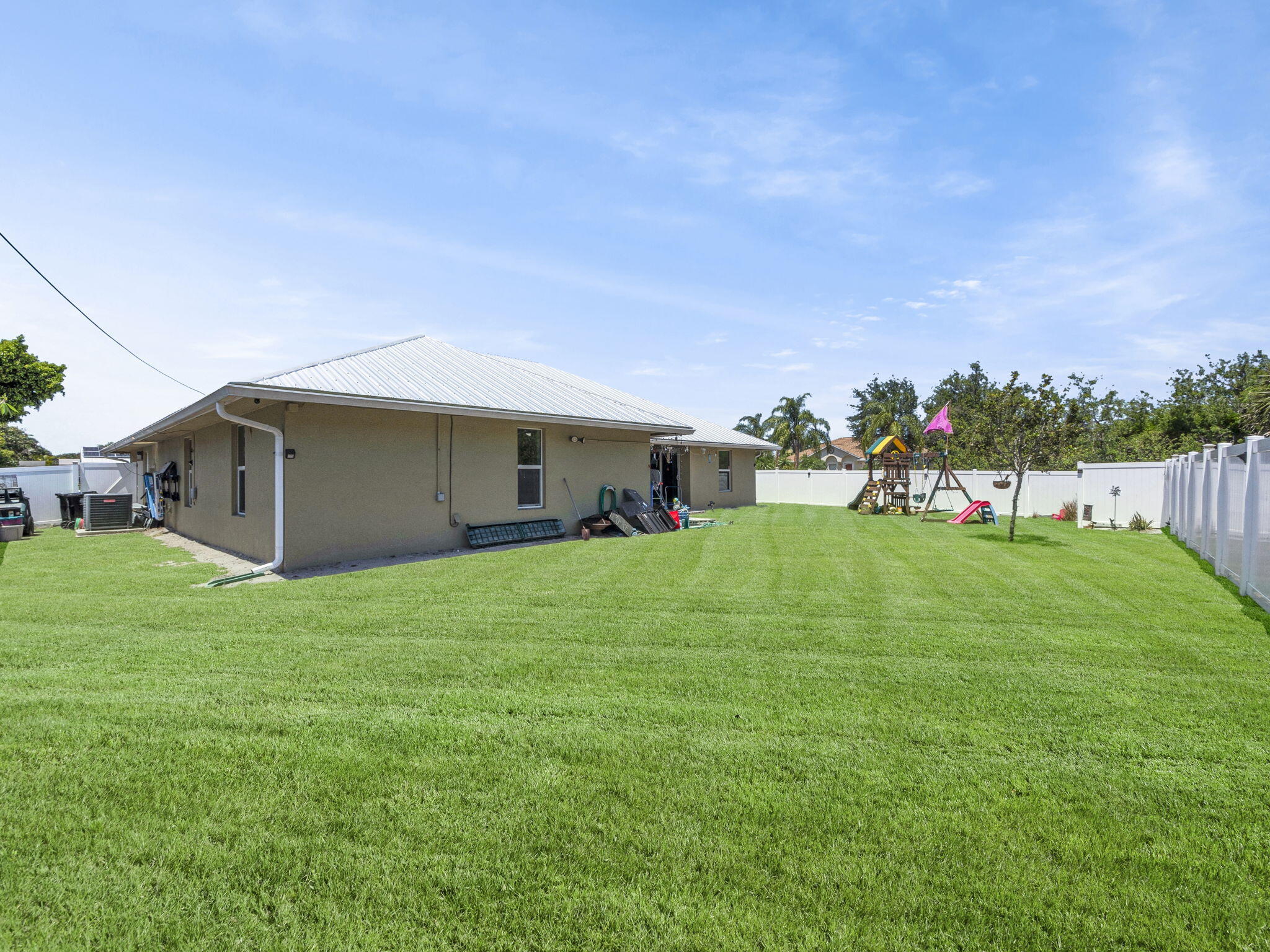 4201 SW Yalta Street