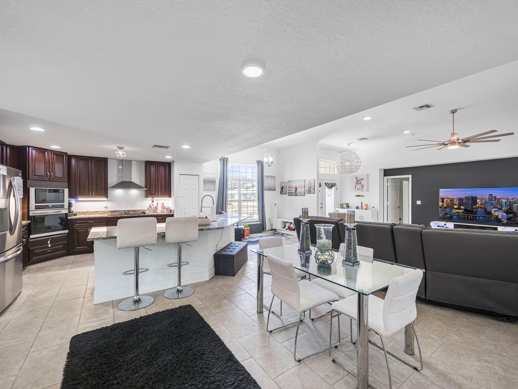 4201 SW Yalta Street