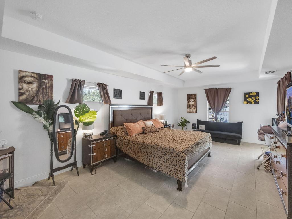 4201 SW Yalta Street