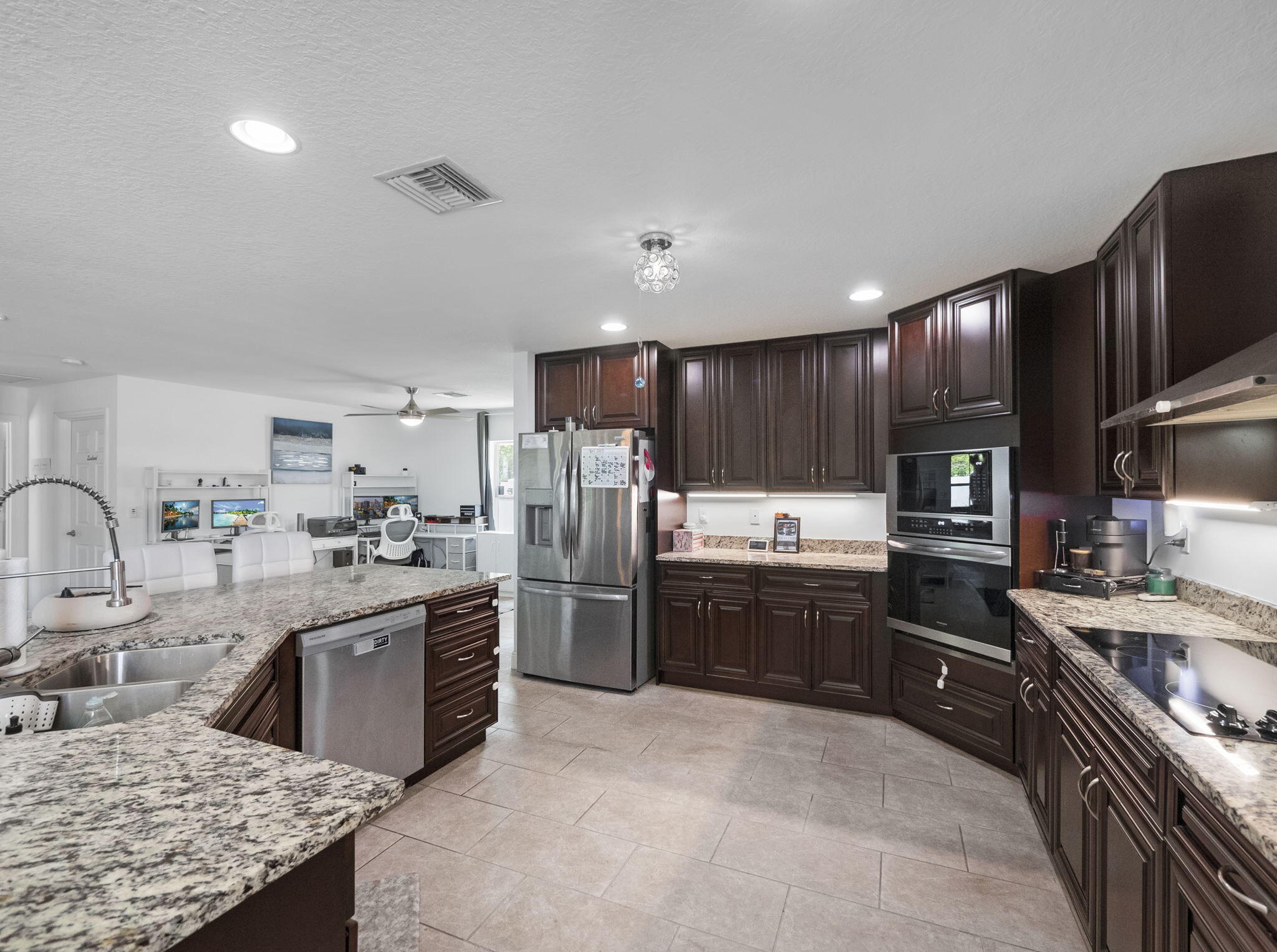 4201 SW Yalta Street