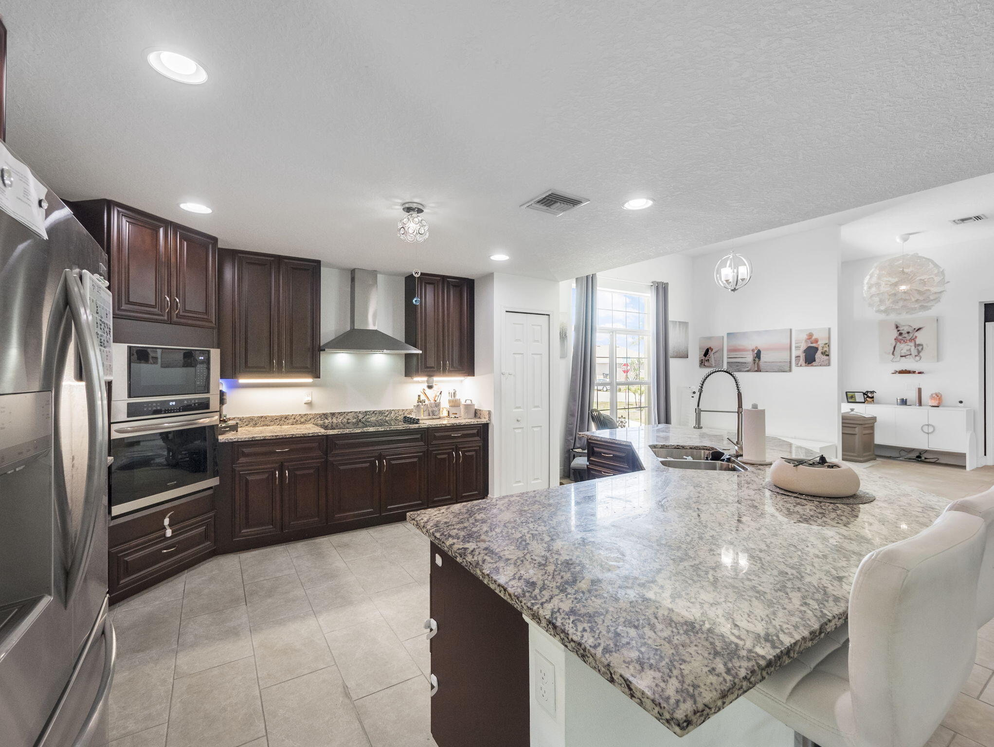 4201 SW Yalta Street