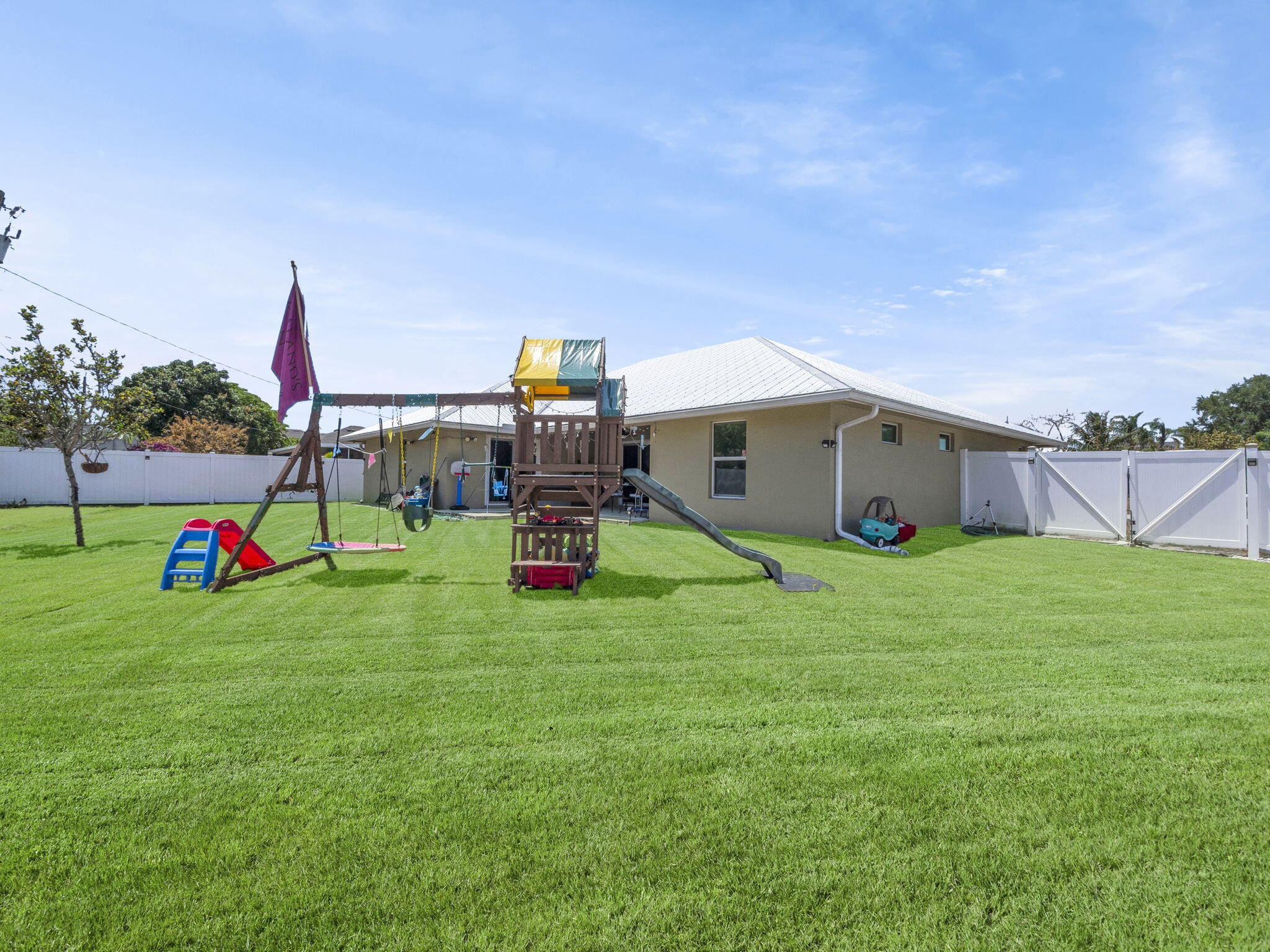 4201 SW Yalta Street