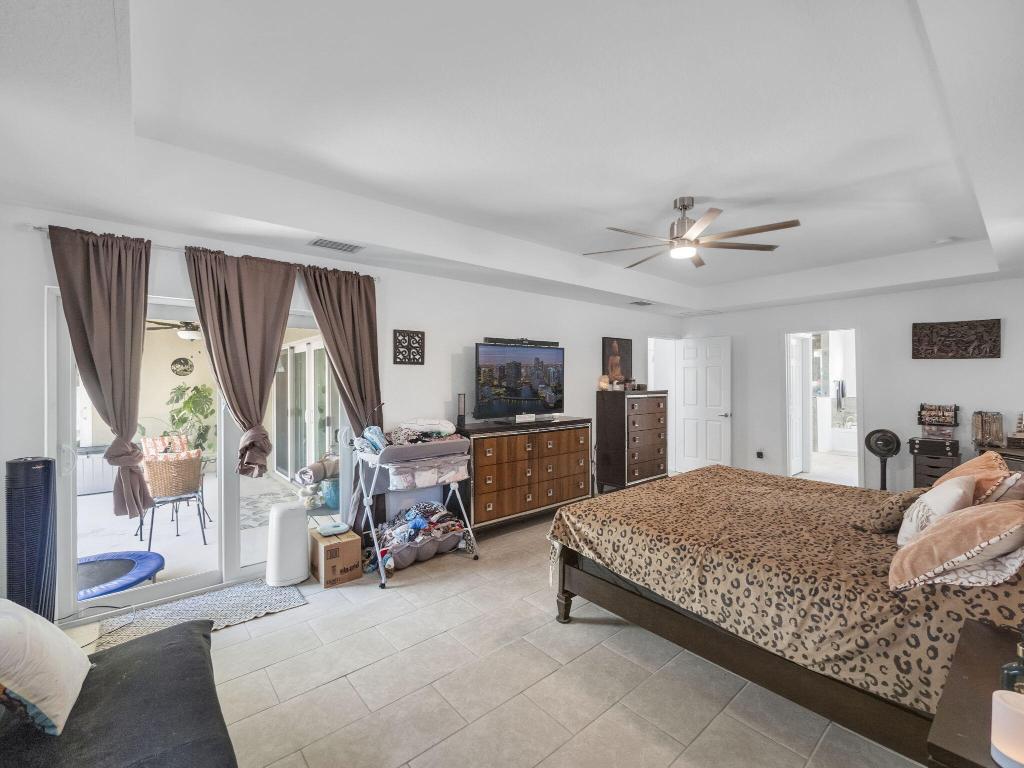 4201 SW Yalta Street