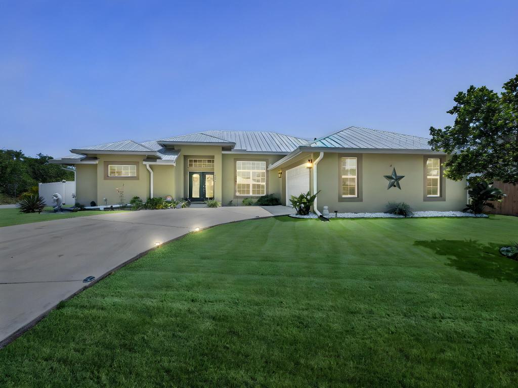 4201 SW Yalta Street