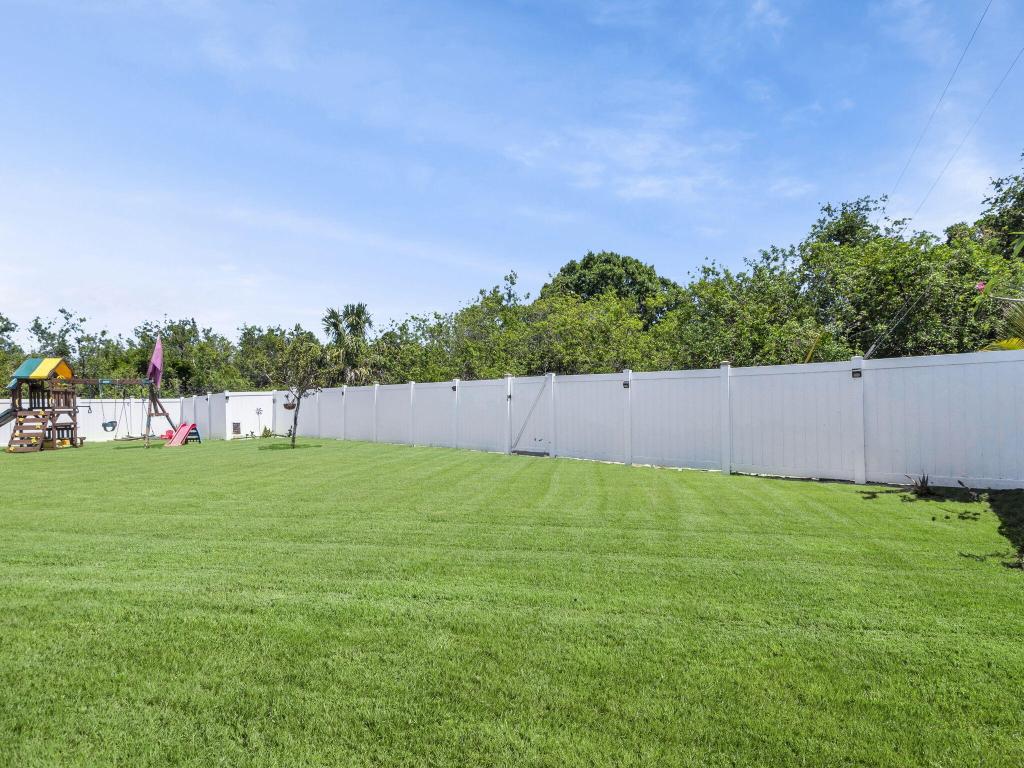 4201 SW Yalta Street