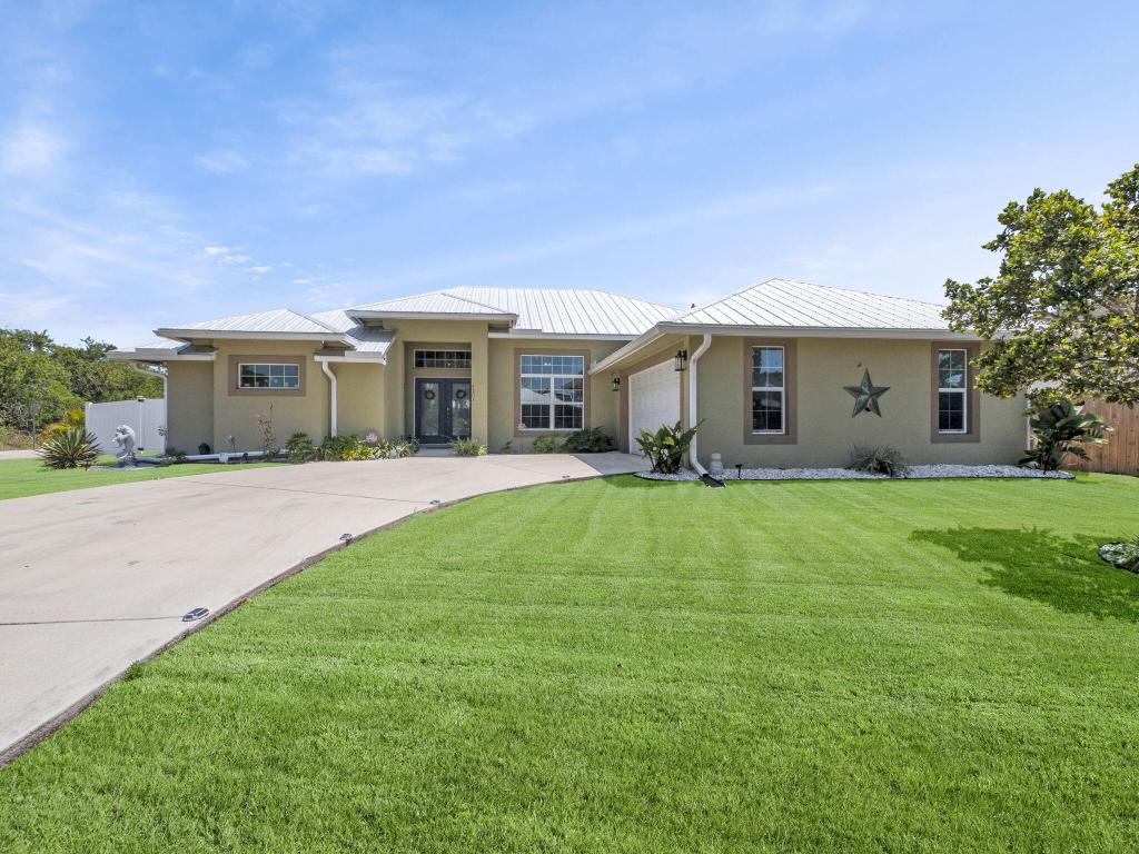 4201 SW Yalta Street