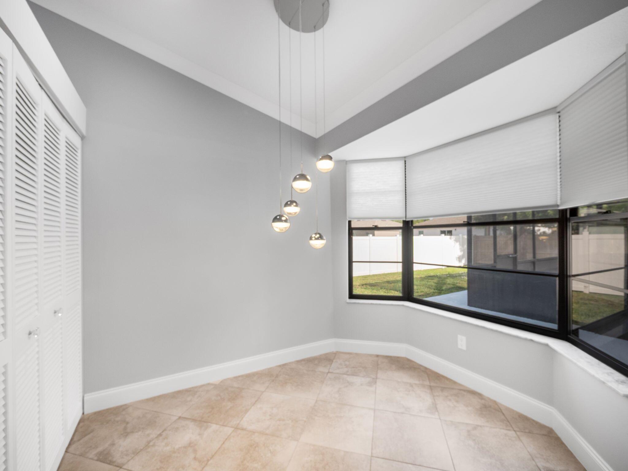 1409 SW Aachen Avenue