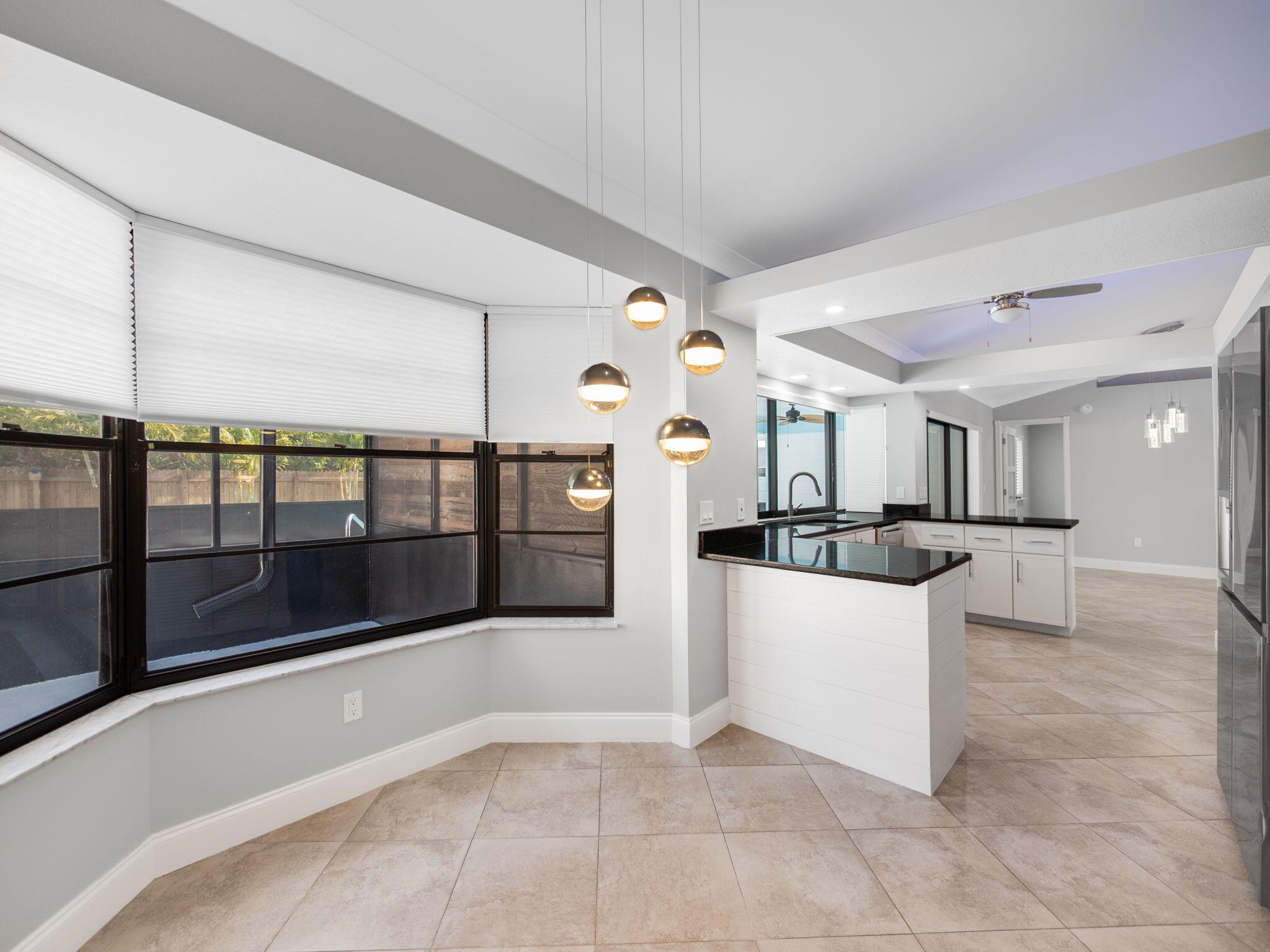 1409 SW Aachen Avenue