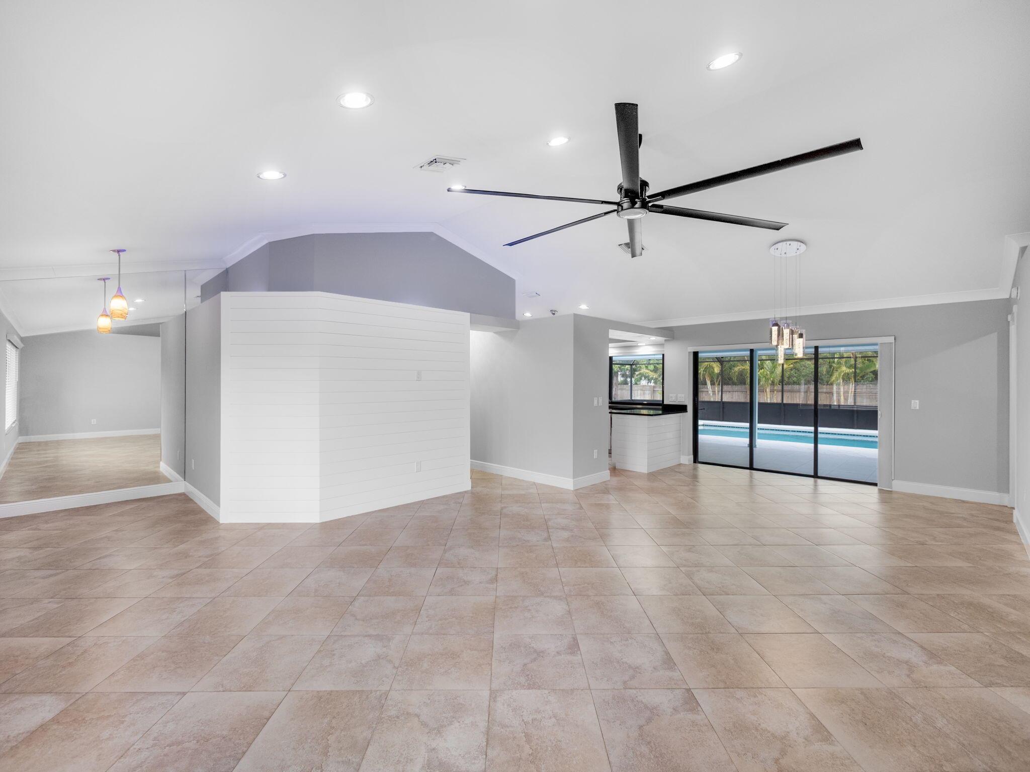 1409 SW Aachen Avenue