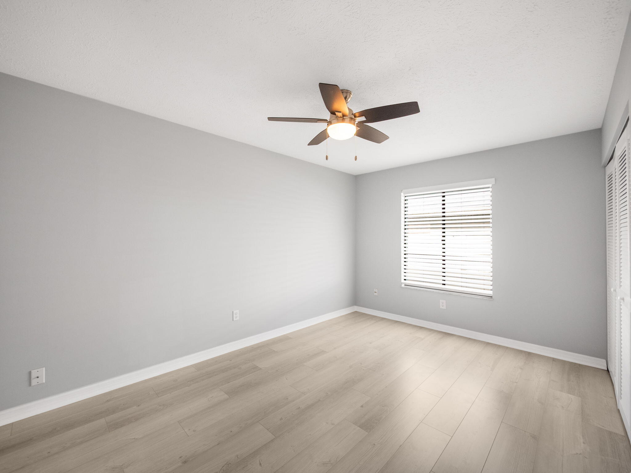 1409 SW Aachen Avenue