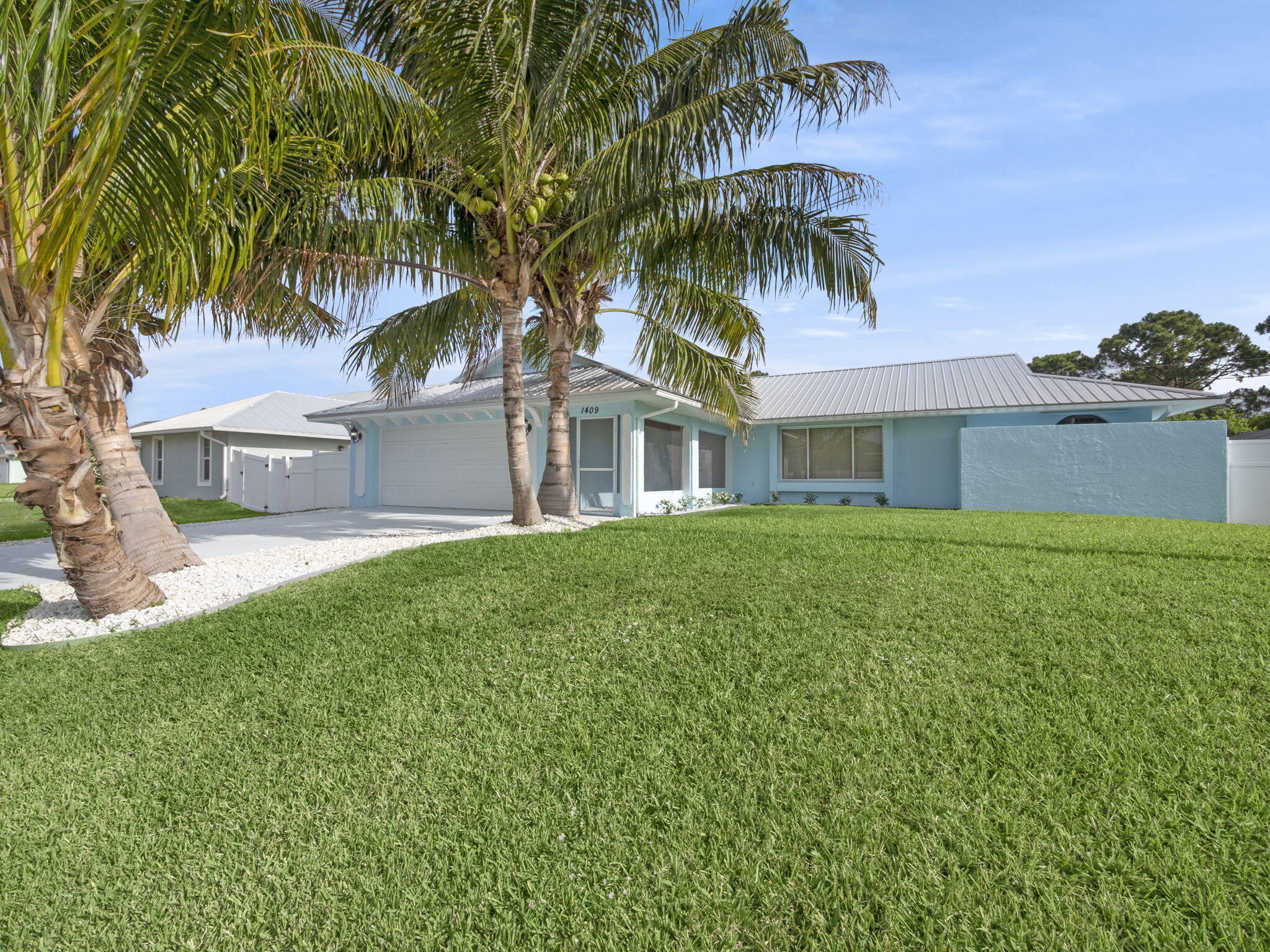 1409 SW Aachen Avenue