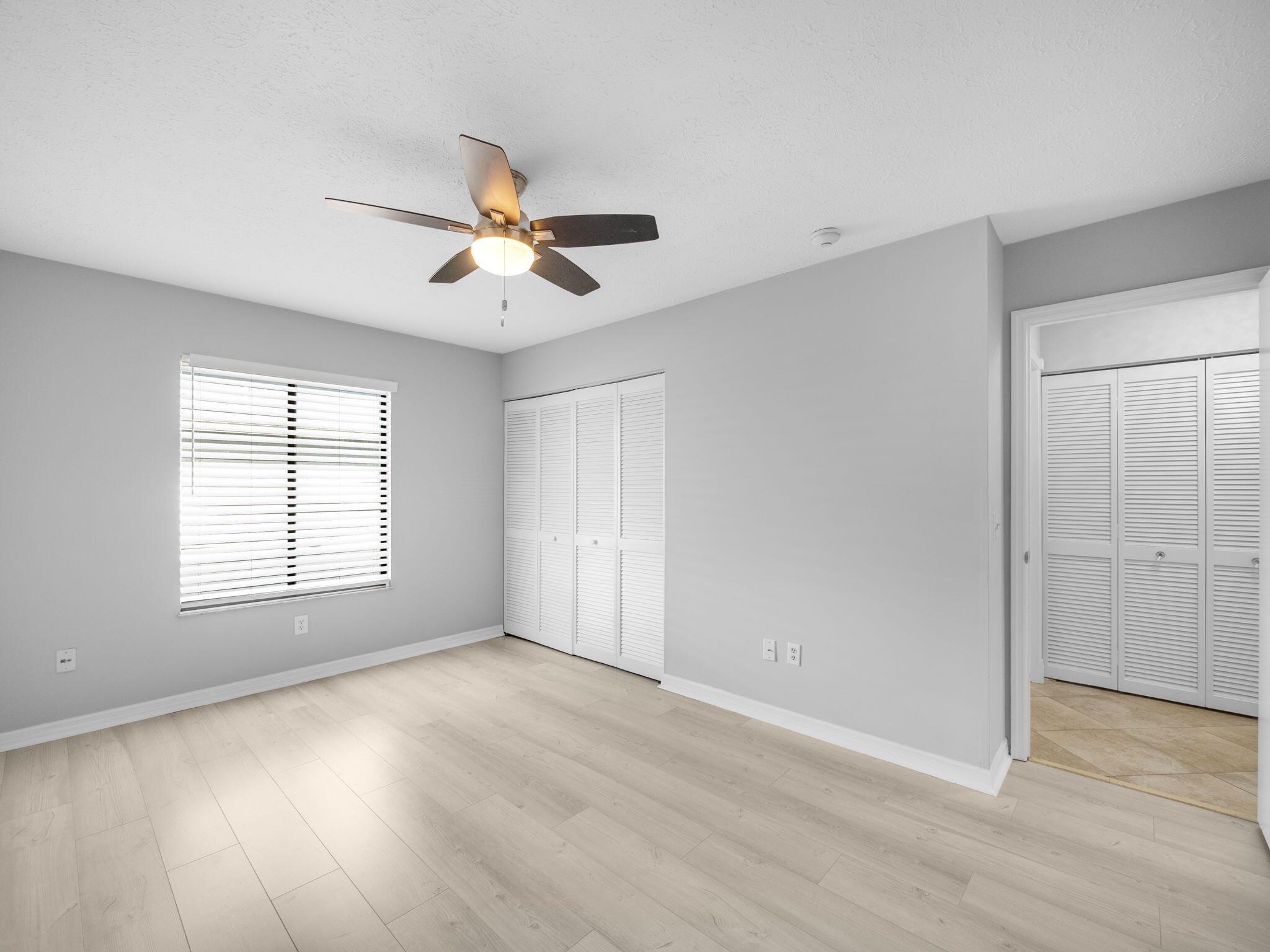 1409 SW Aachen Avenue