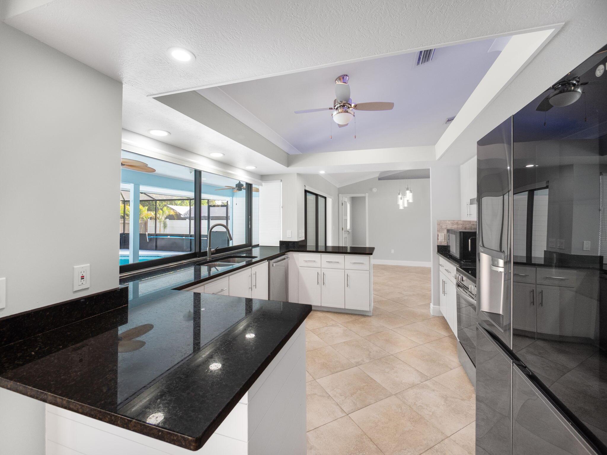 1409 SW Aachen Avenue