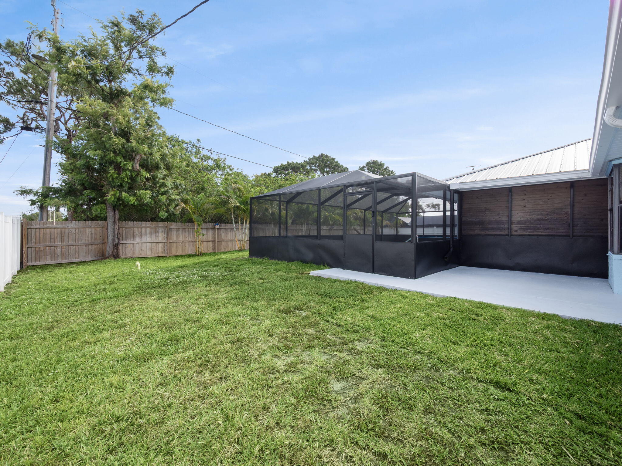 1409 SW Aachen Avenue