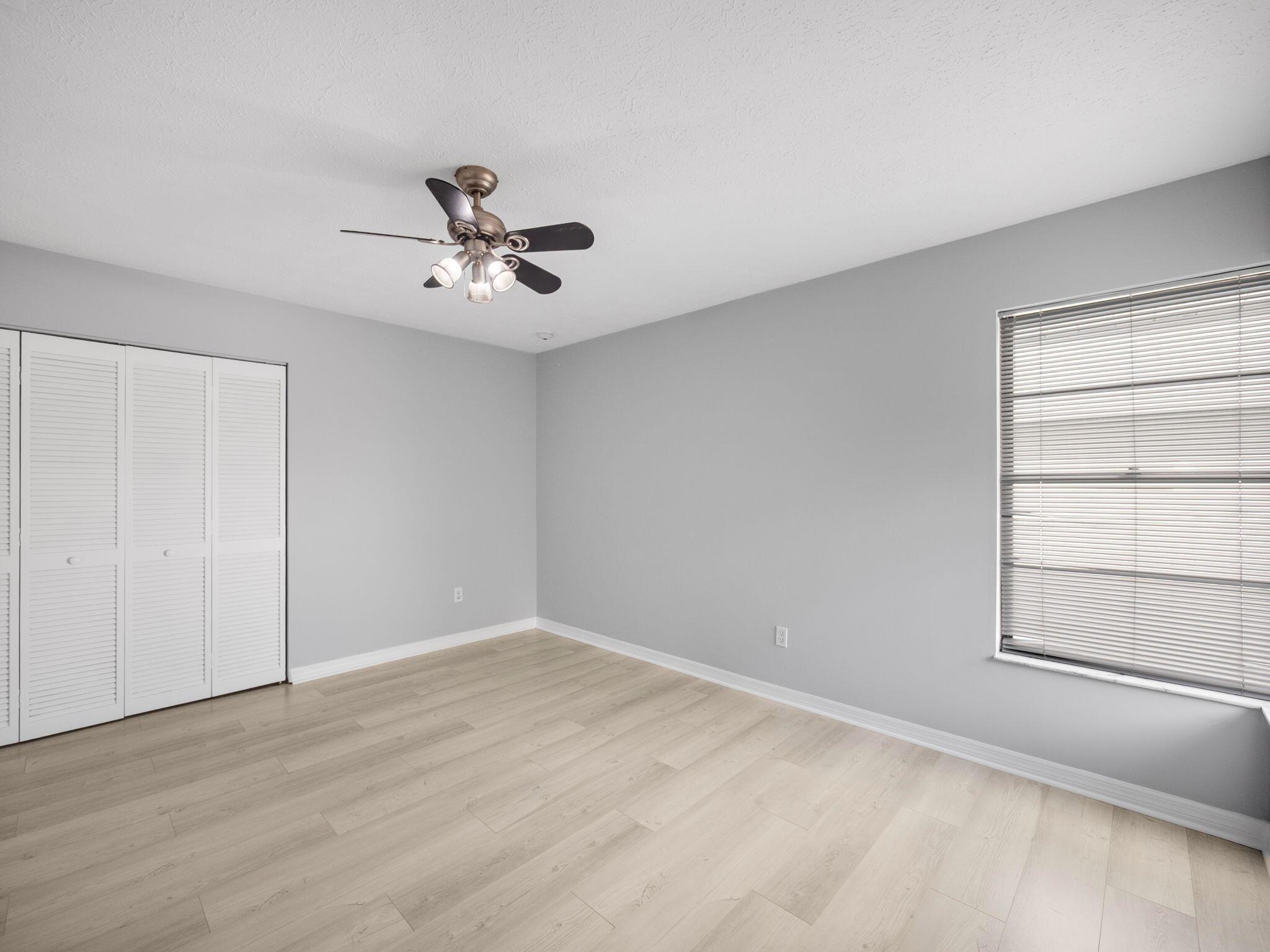 1409 SW Aachen Avenue