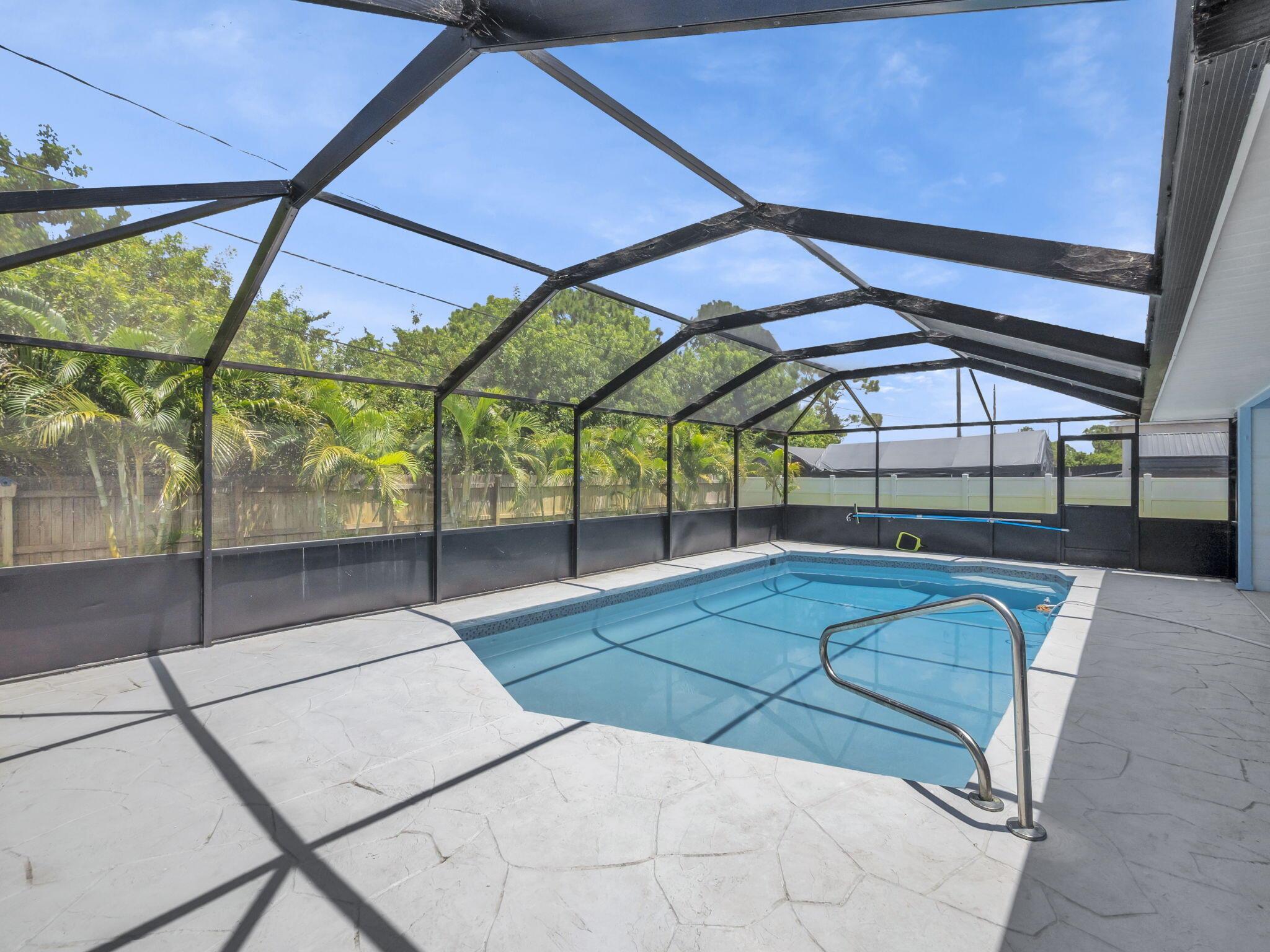 1409 SW Aachen Avenue