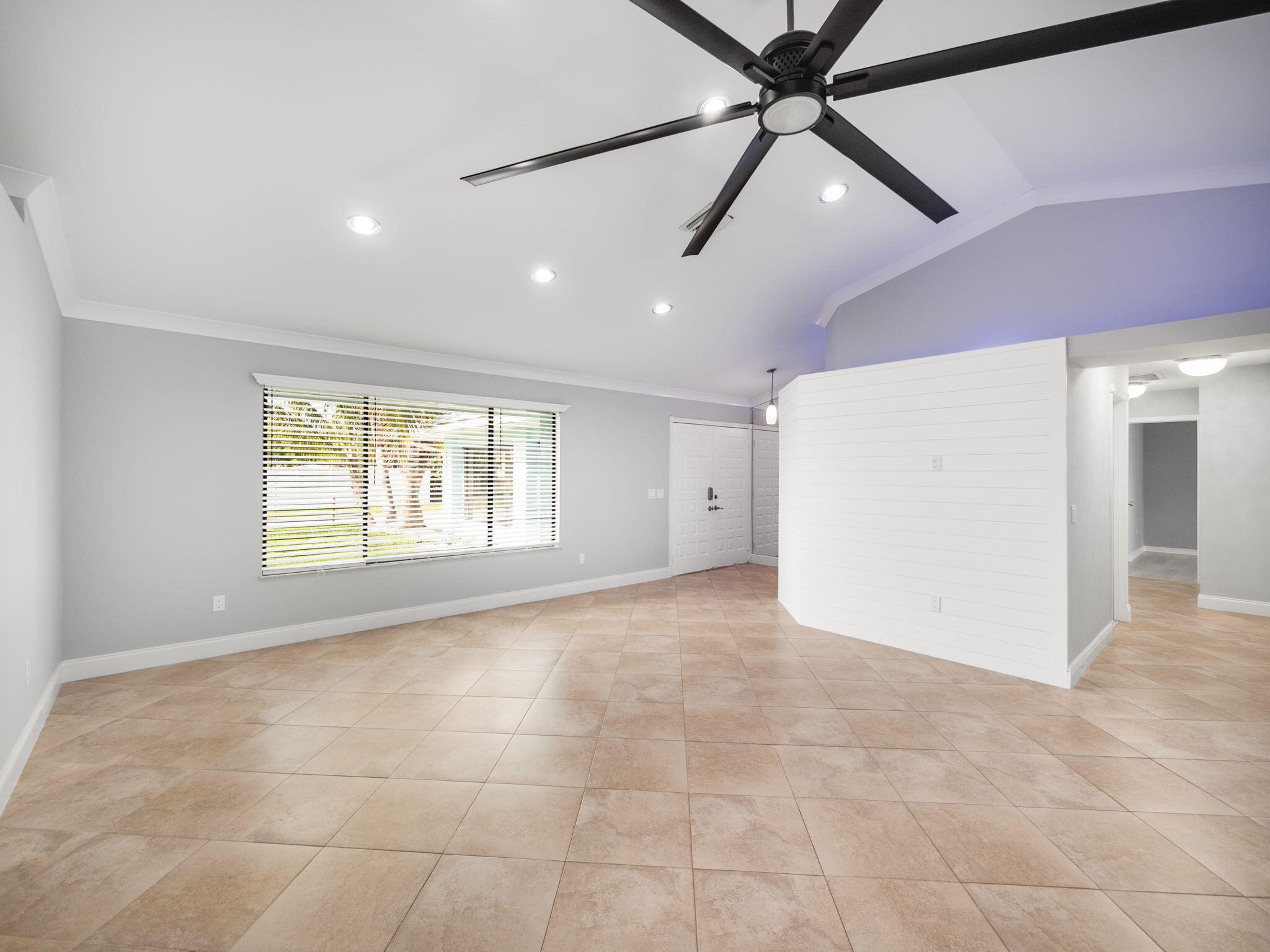 1409 SW Aachen Avenue