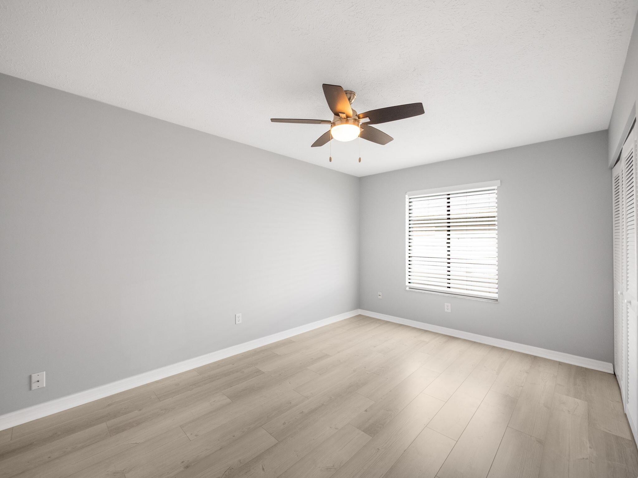 1409 SW Aachen Avenue