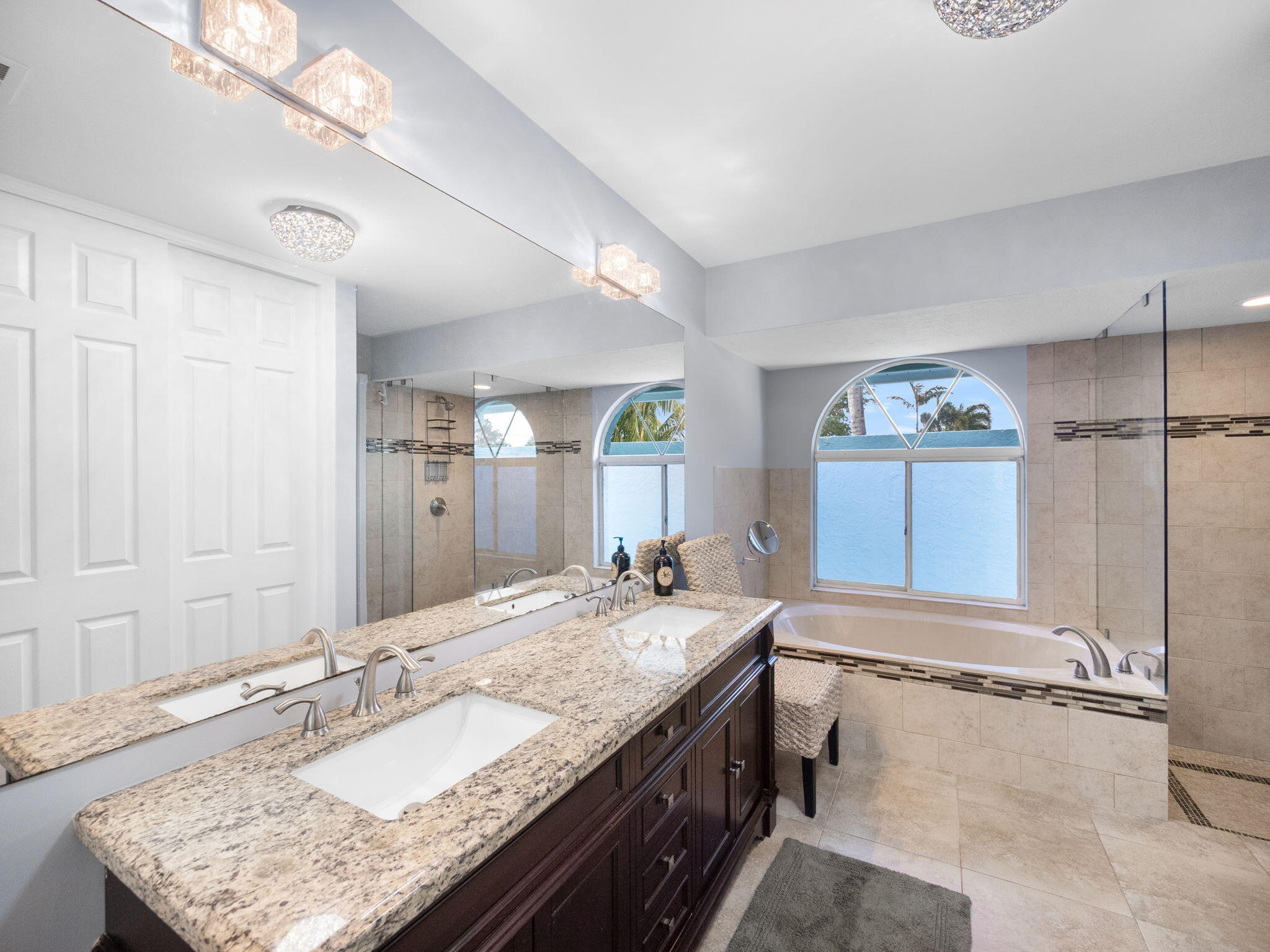 1409 SW Aachen Avenue