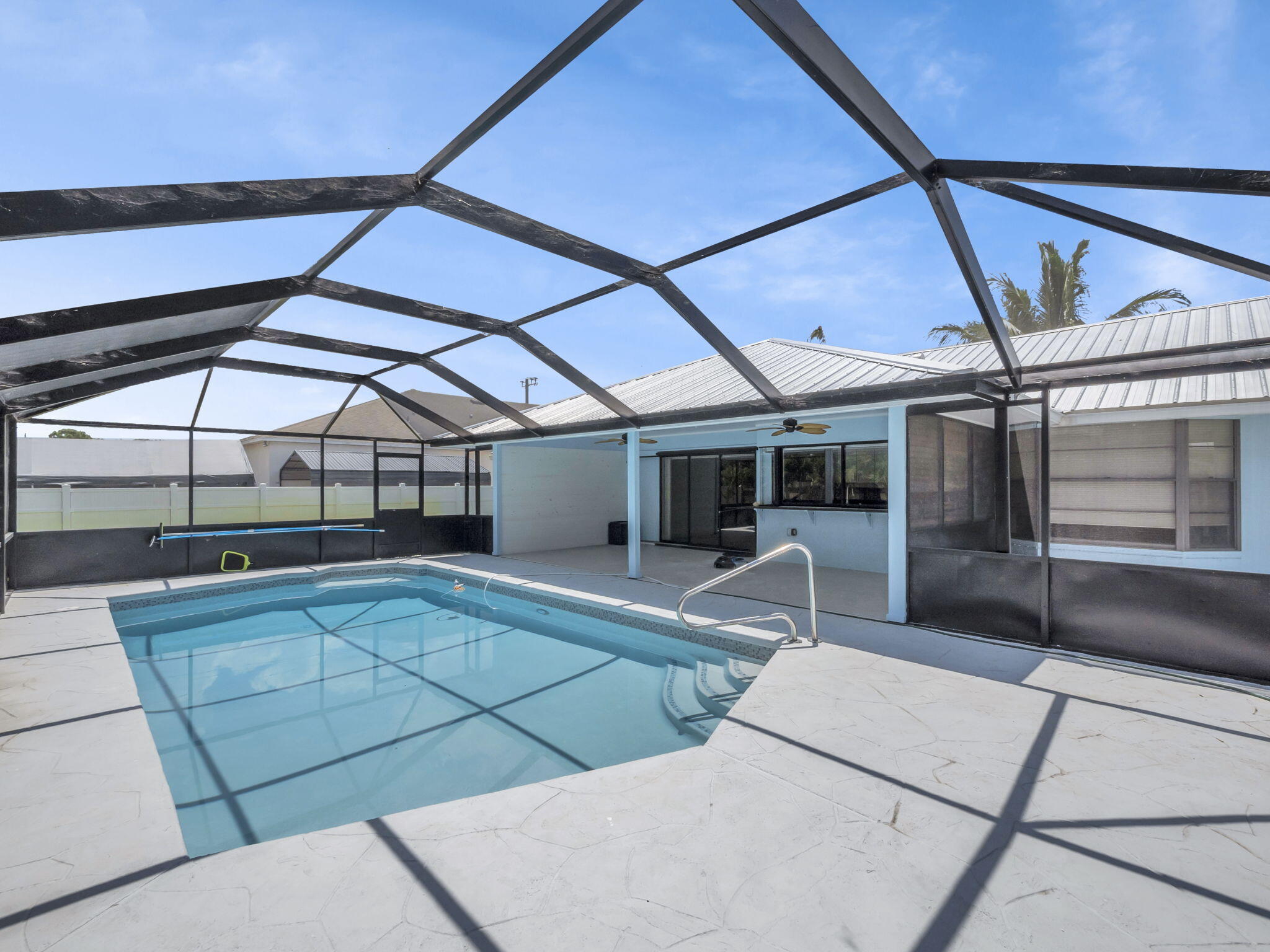 1409 SW Aachen Avenue