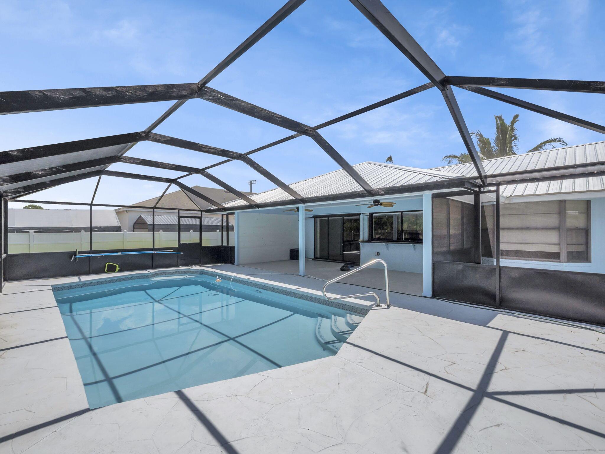 1409 SW Aachen Avenue