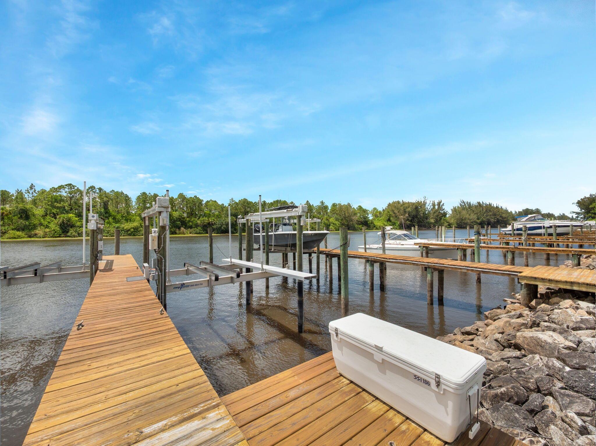 8868 SW Fishermans Wharf Drive