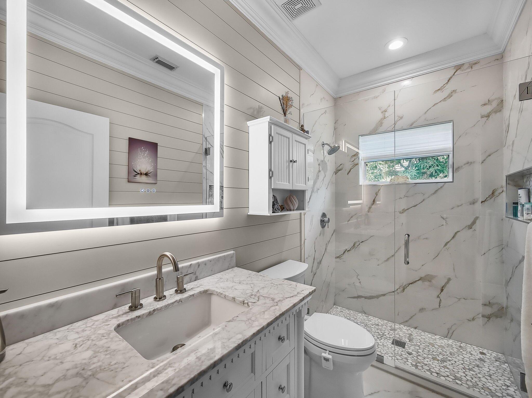 8868 SW Fishermans Wharf Drive