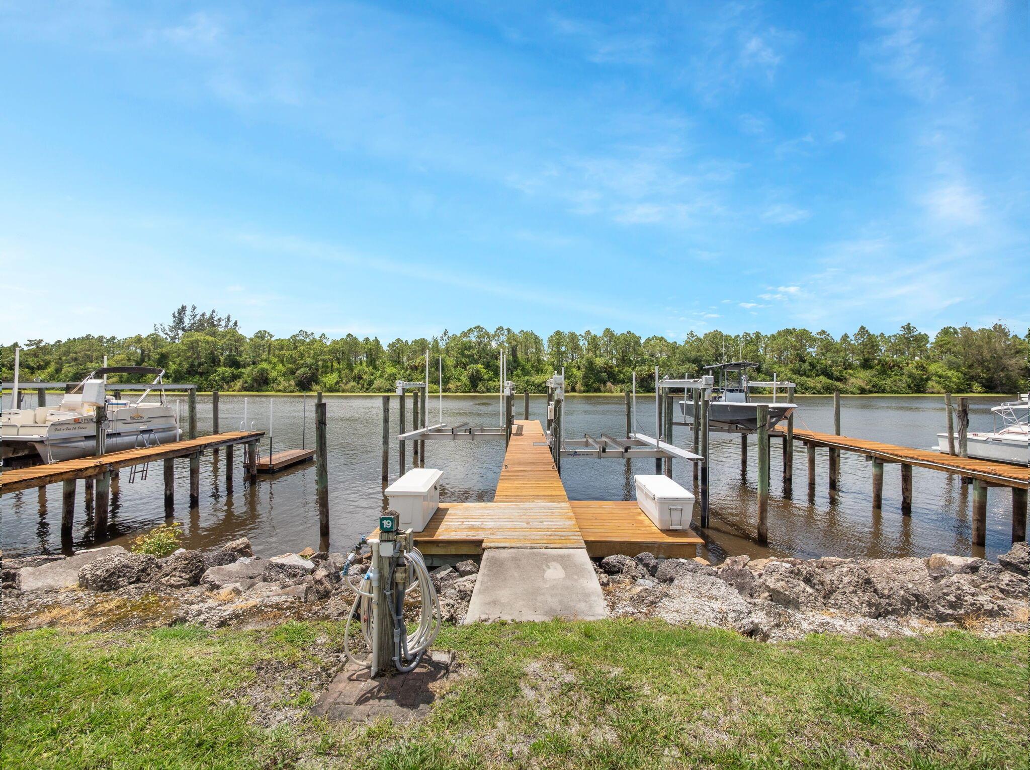 8868 SW Fishermans Wharf Drive