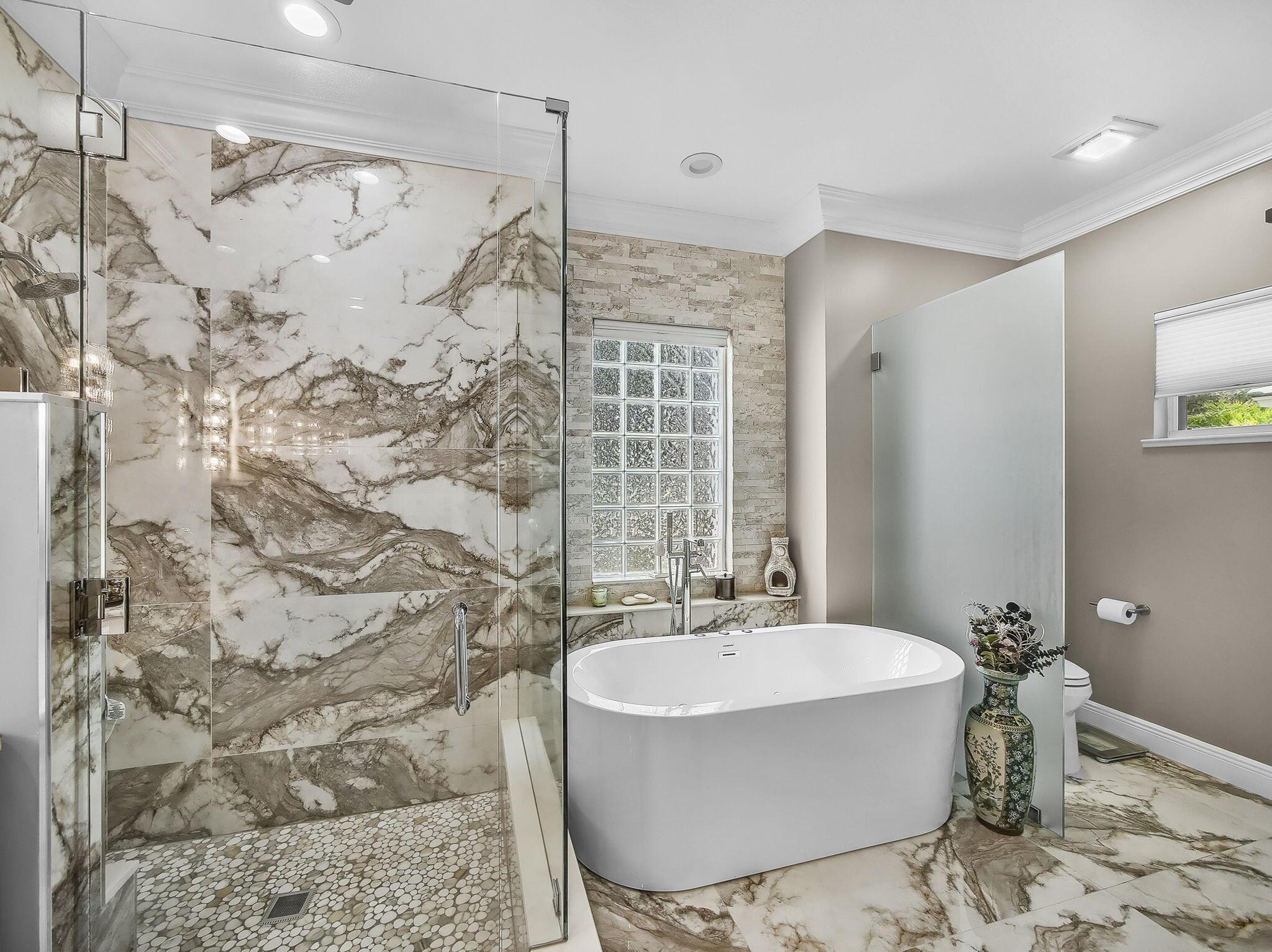 8868 SW Fishermans Wharf Drive