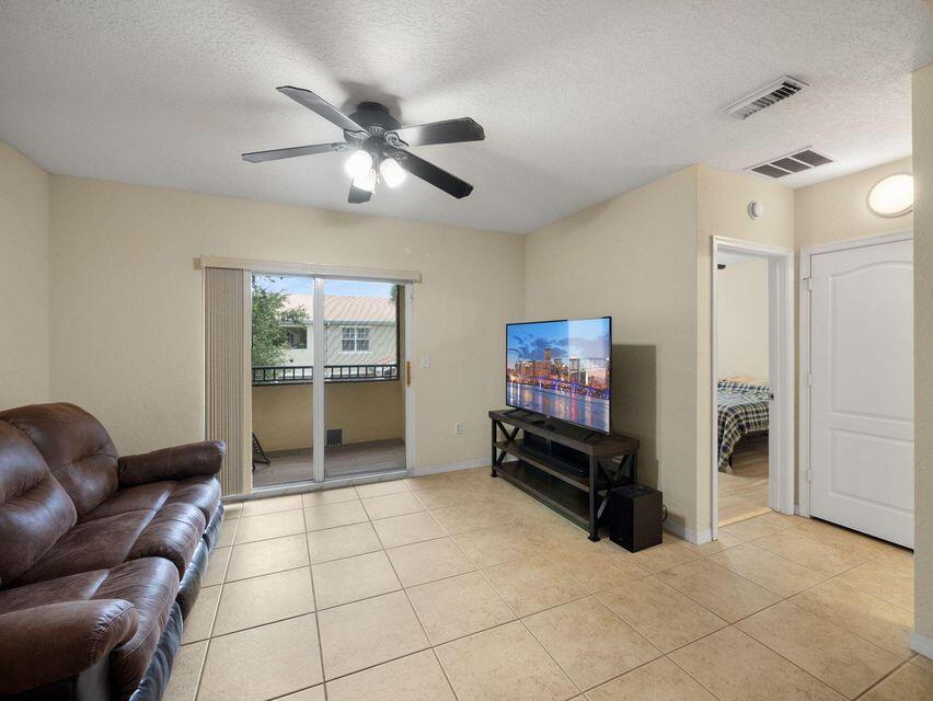 148 SW Peacock Boulevard 25 -206