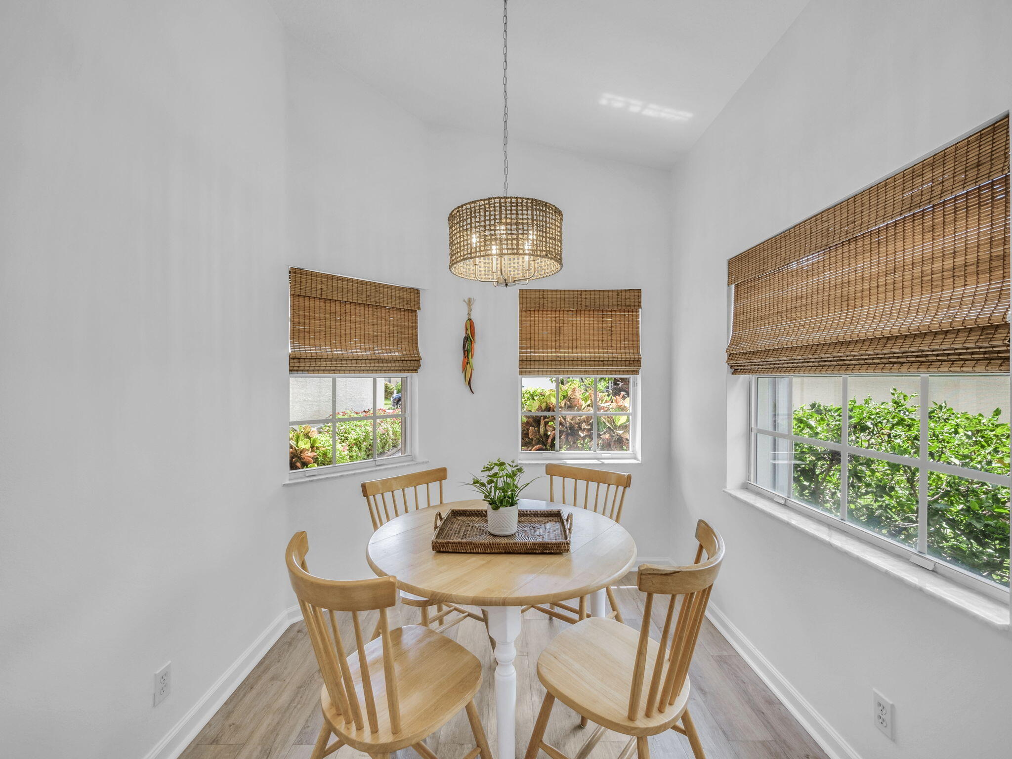 312 NW Alana Avenue