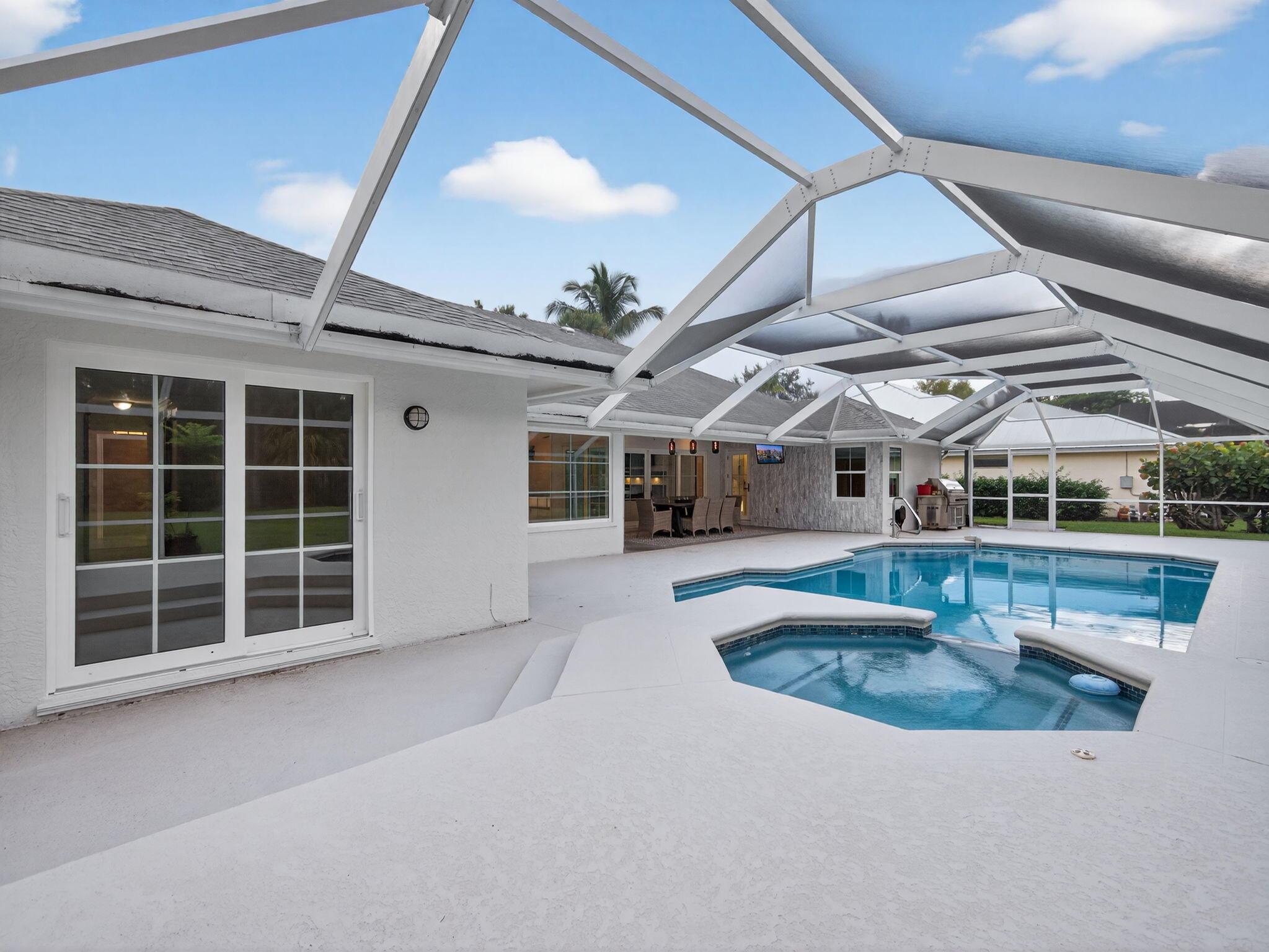 8025 SW Yachtsmans Drive