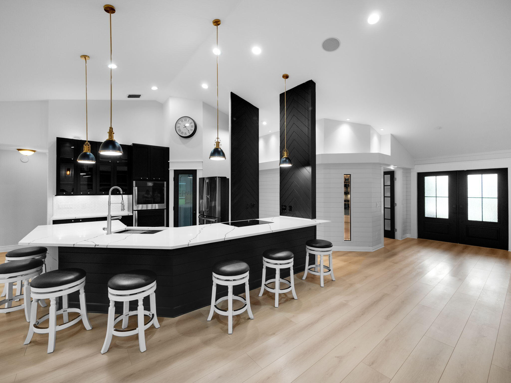 8025 SW Yachtsmans Drive