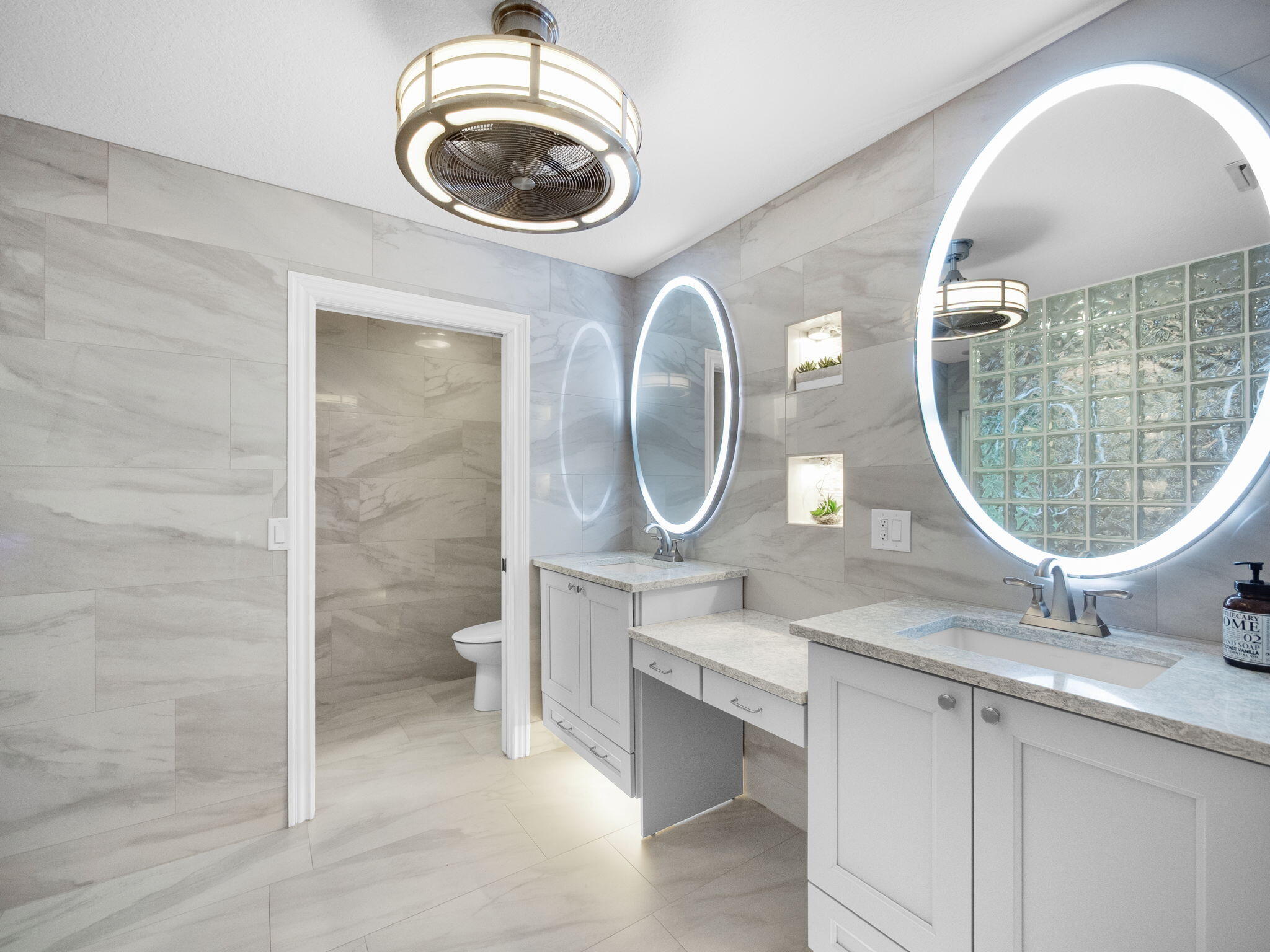 8025 SW Yachtsmans Drive