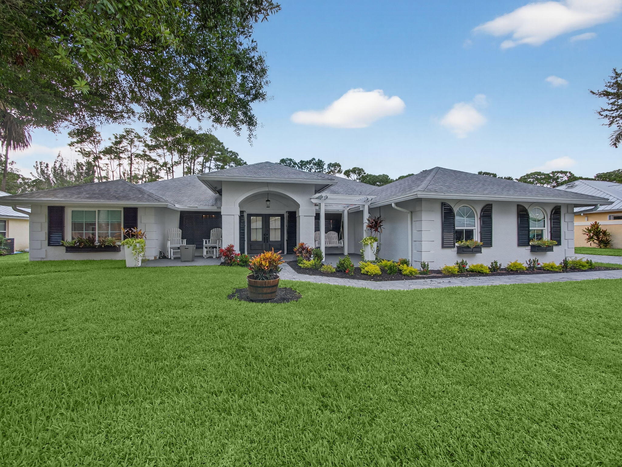 8025 SW Yachtsmans Drive