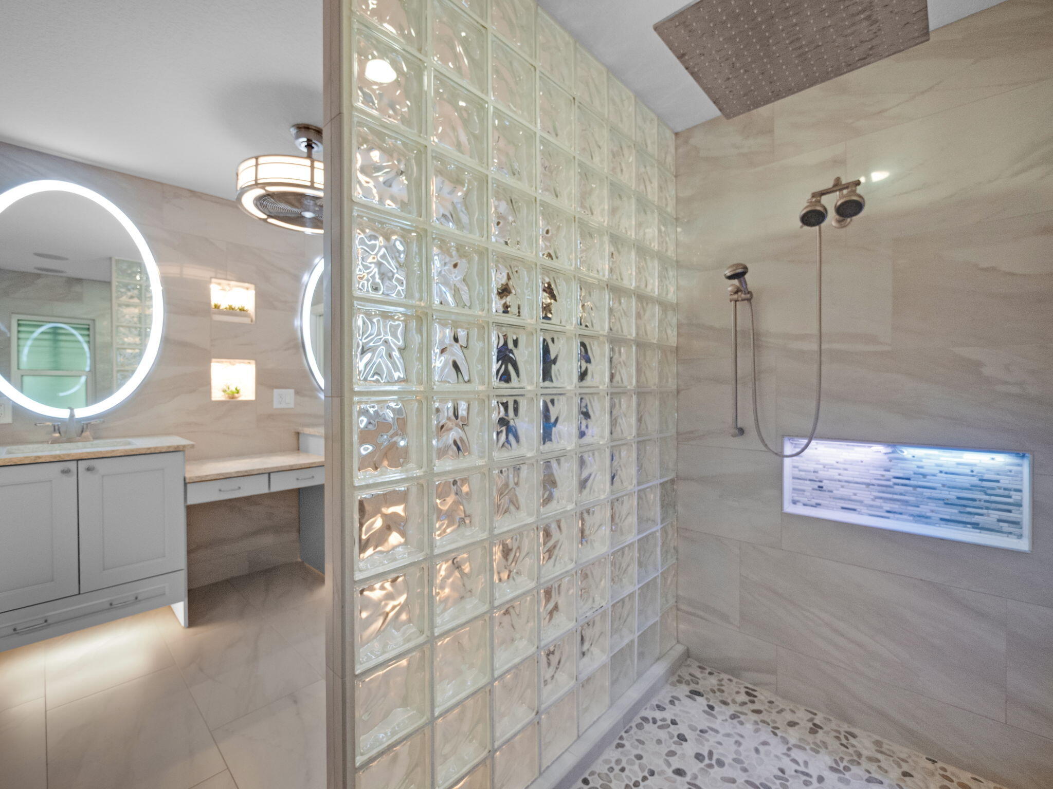 8025 SW Yachtsmans Drive