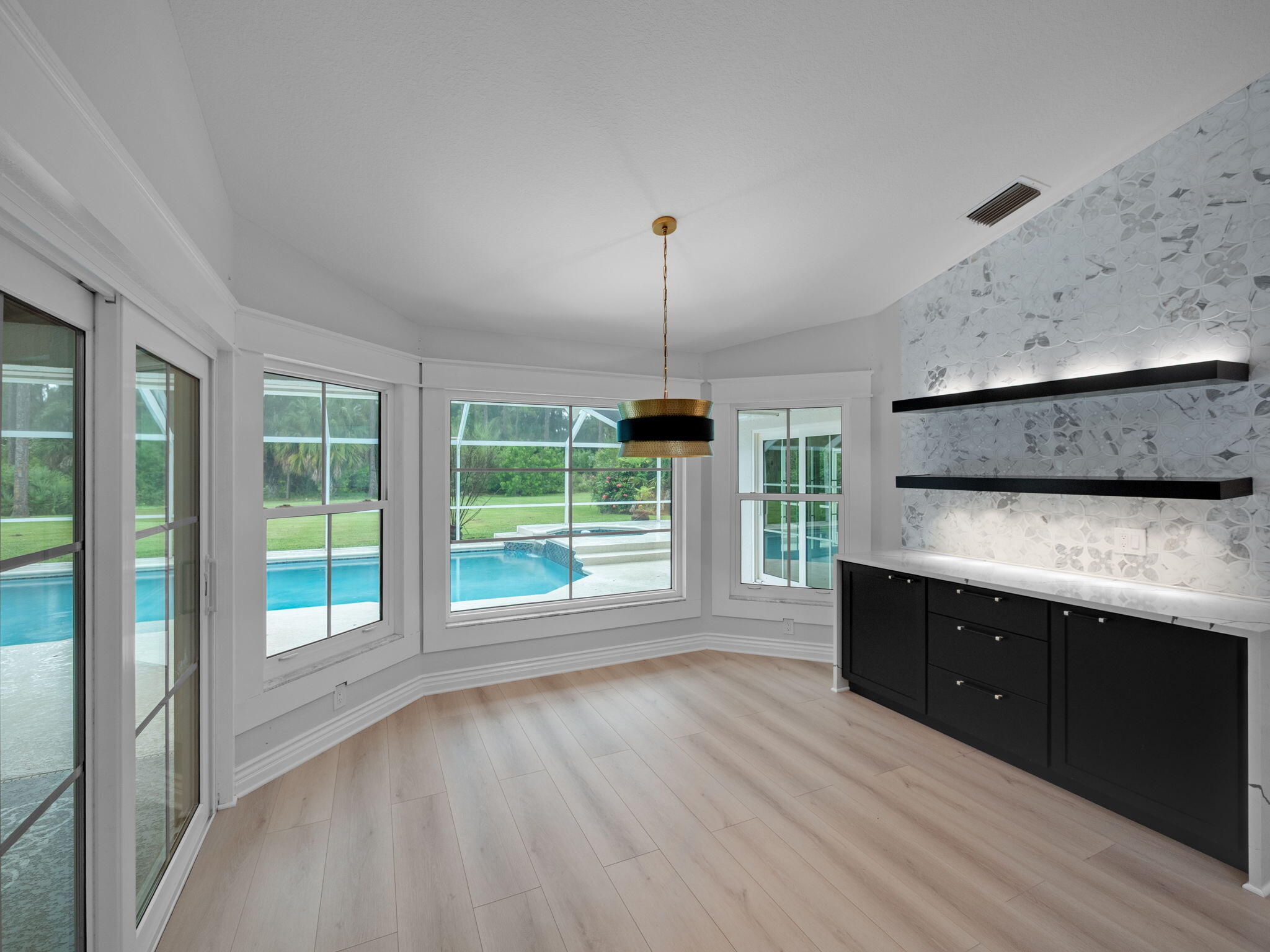 8025 SW Yachtsmans Drive