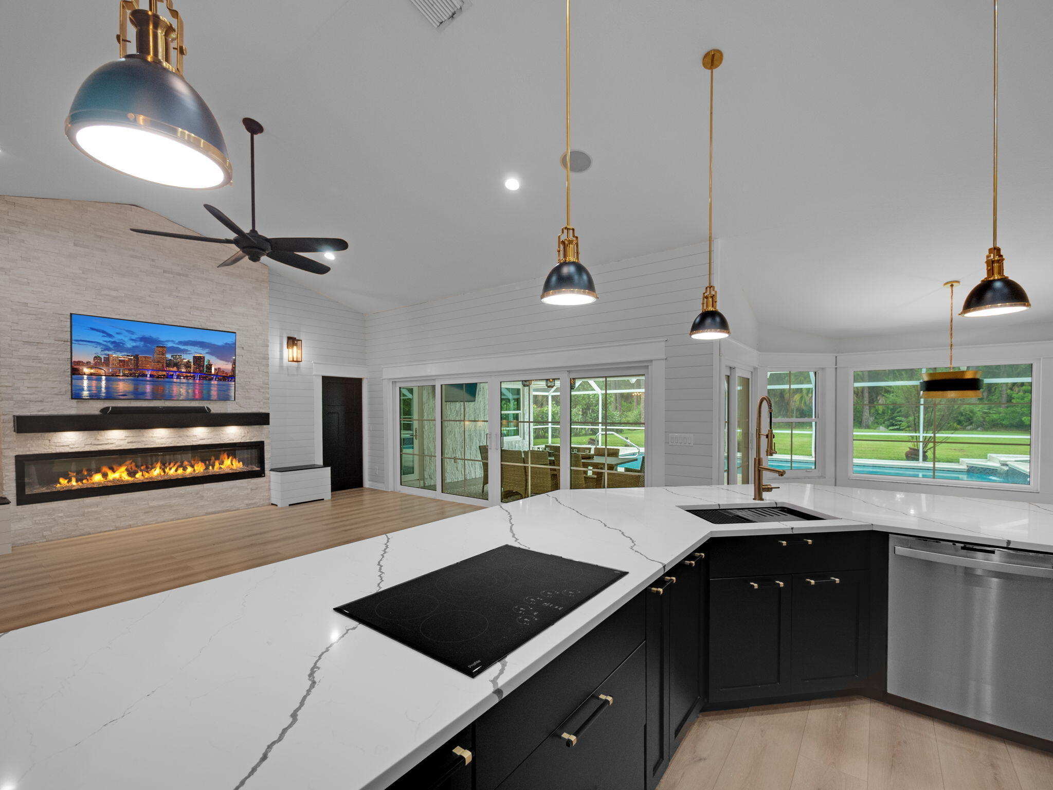 8025 SW Yachtsmans Drive