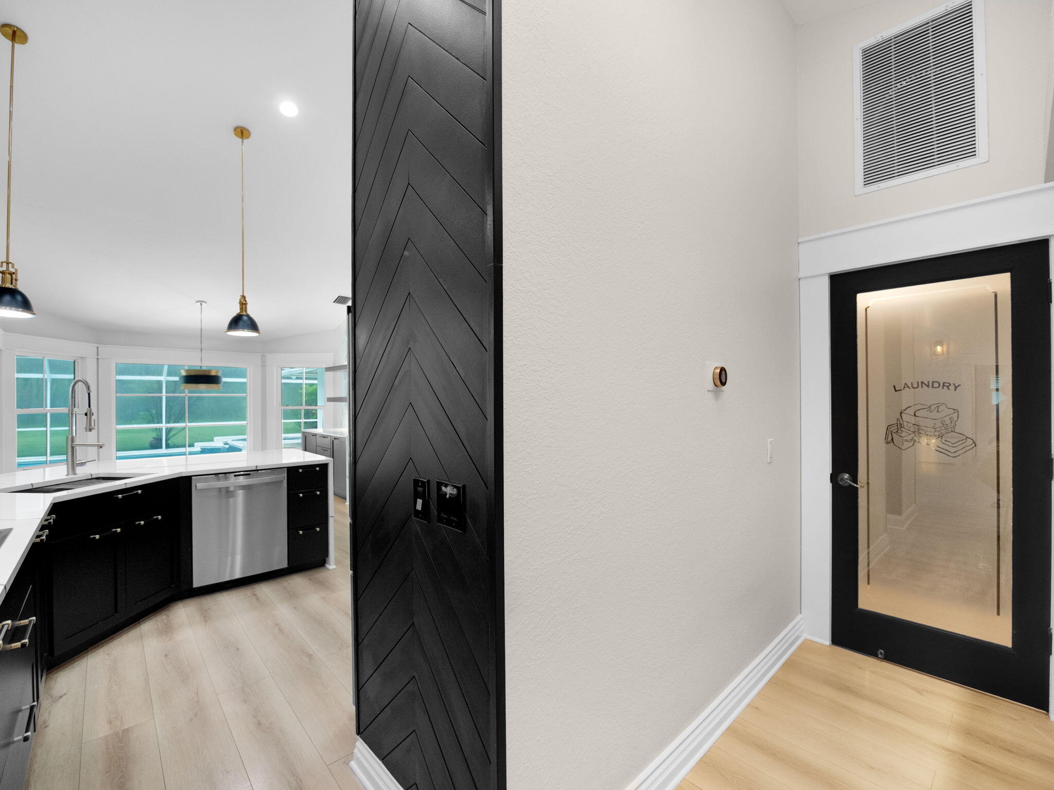 8025 SW Yachtsmans Drive