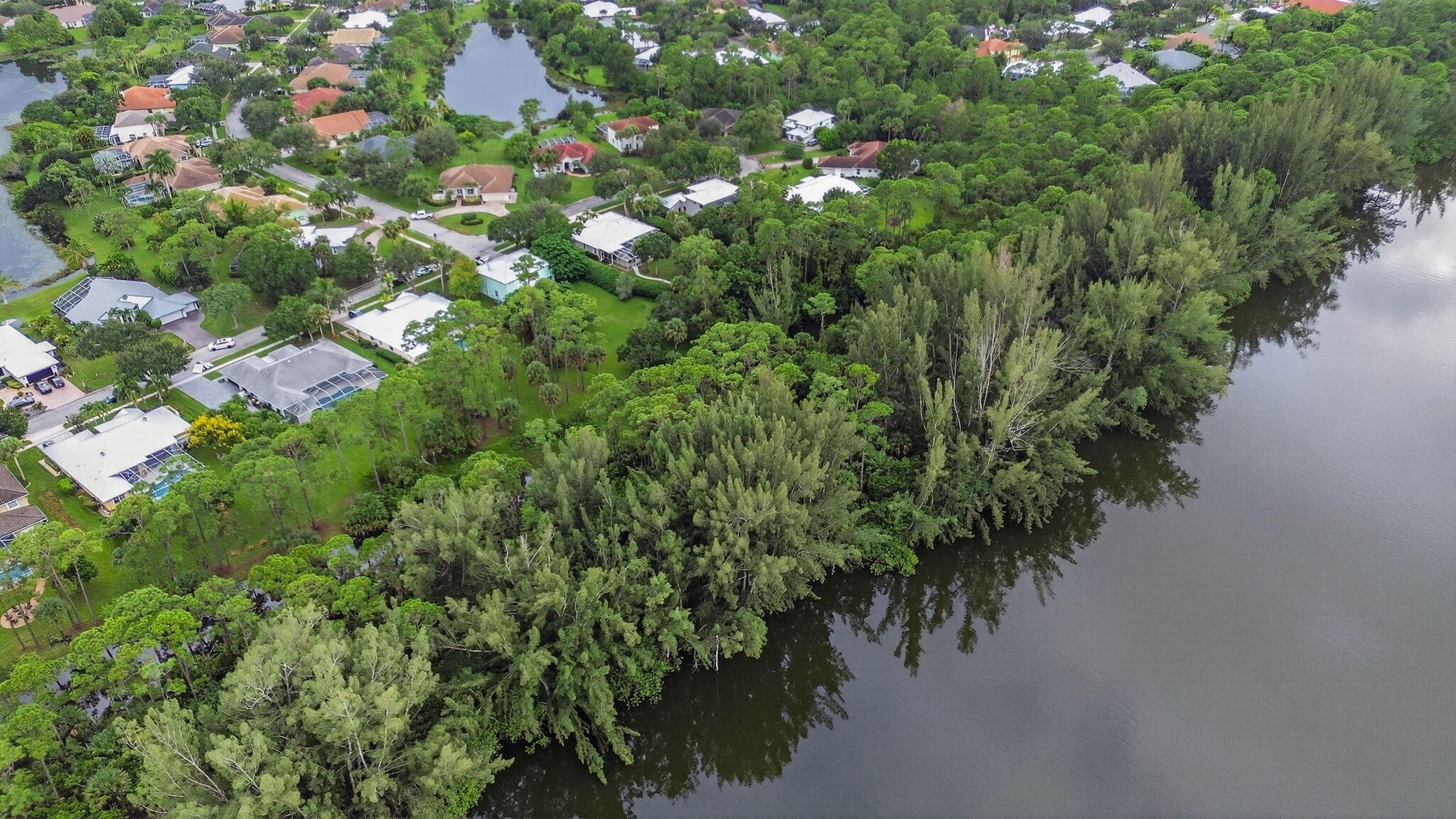 8025 SW Yachtsmans Drive